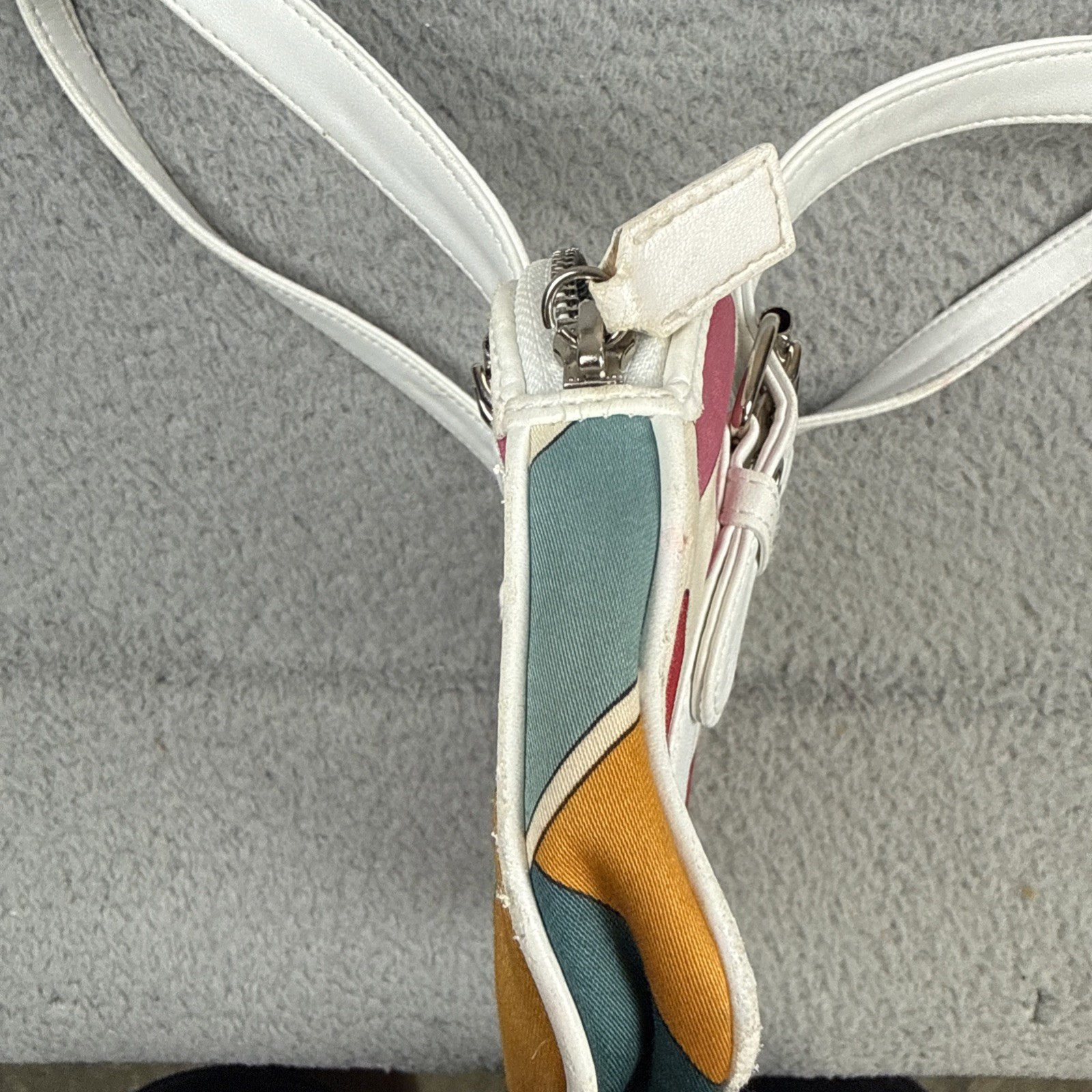 Isabella Fiore Silk Leather Handbag White MultiColor Geometric Y2K Purse 70s EOC