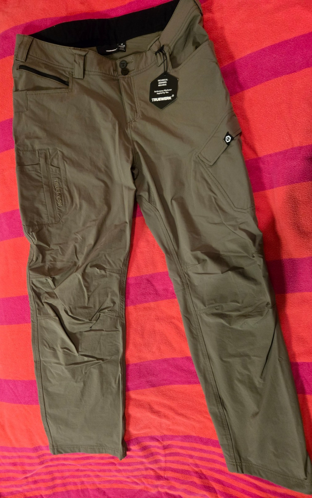 Womens Truewerk T2 green pants, Size 16, Inseam 31, NWOT