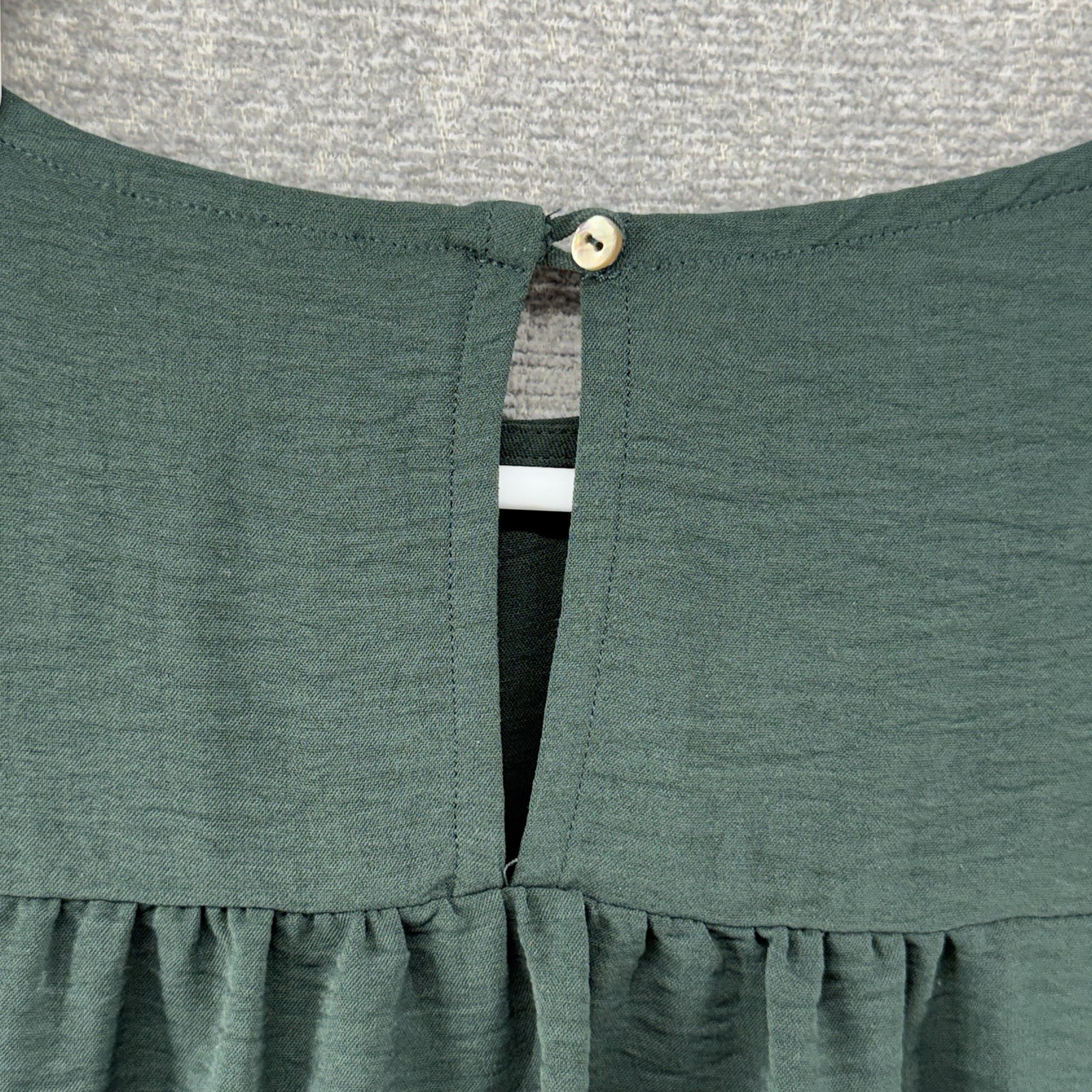 Fig and Flower Blouse Top Women Size Small Green Embroidered Floral