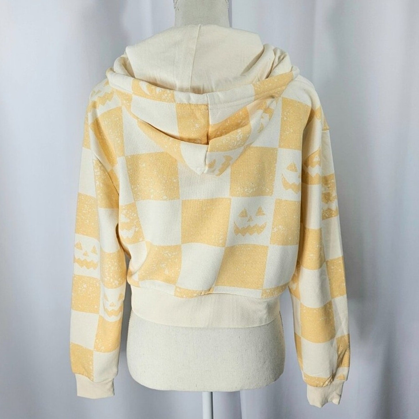 Mighty Fine Cream Checkered Pumpkin Face Print Cropped Hoodie Women’s S NWOT