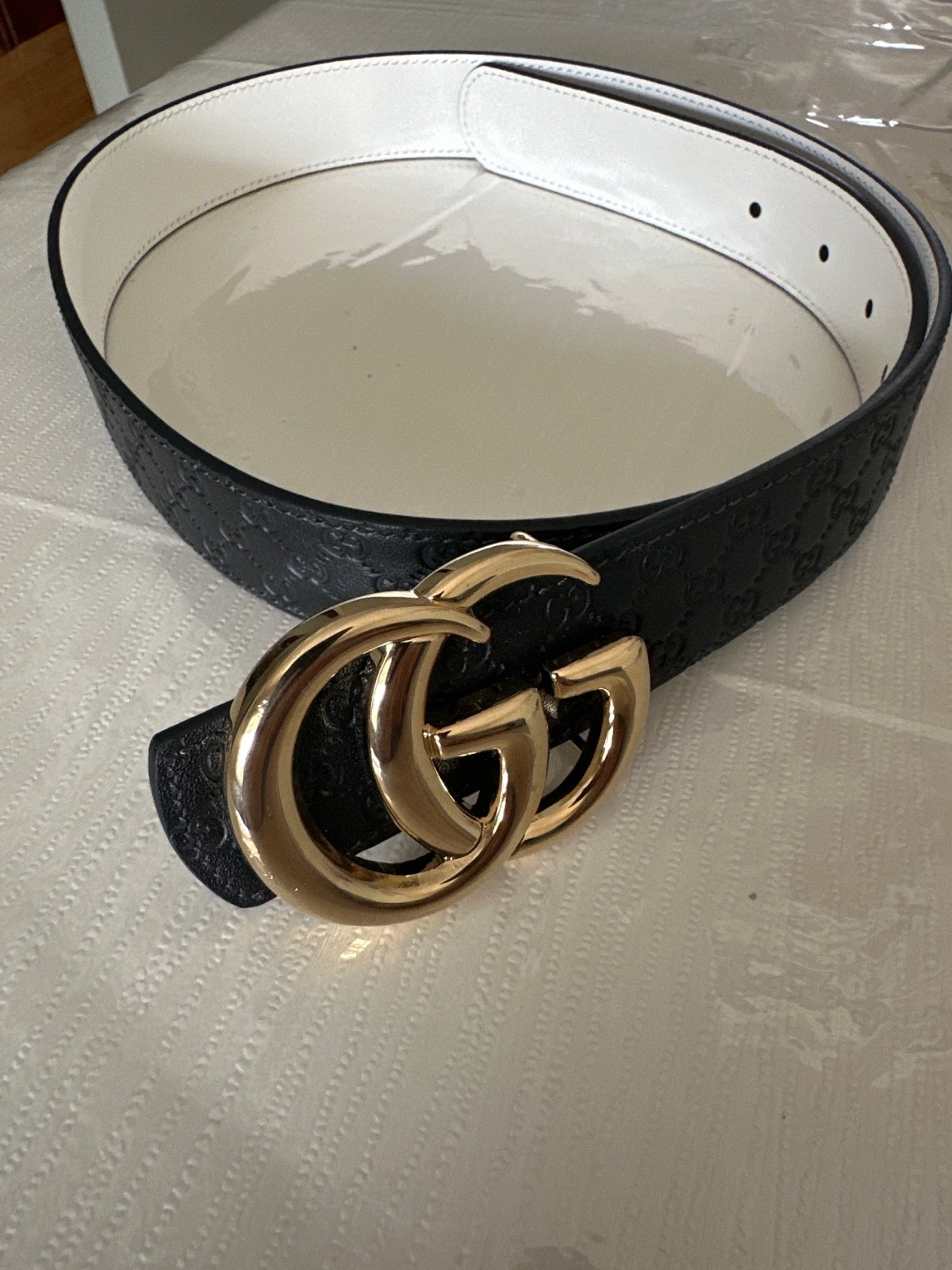 Gucci Belt 80 cm Reversible Black and White waist 26-28 with Gold color buckle