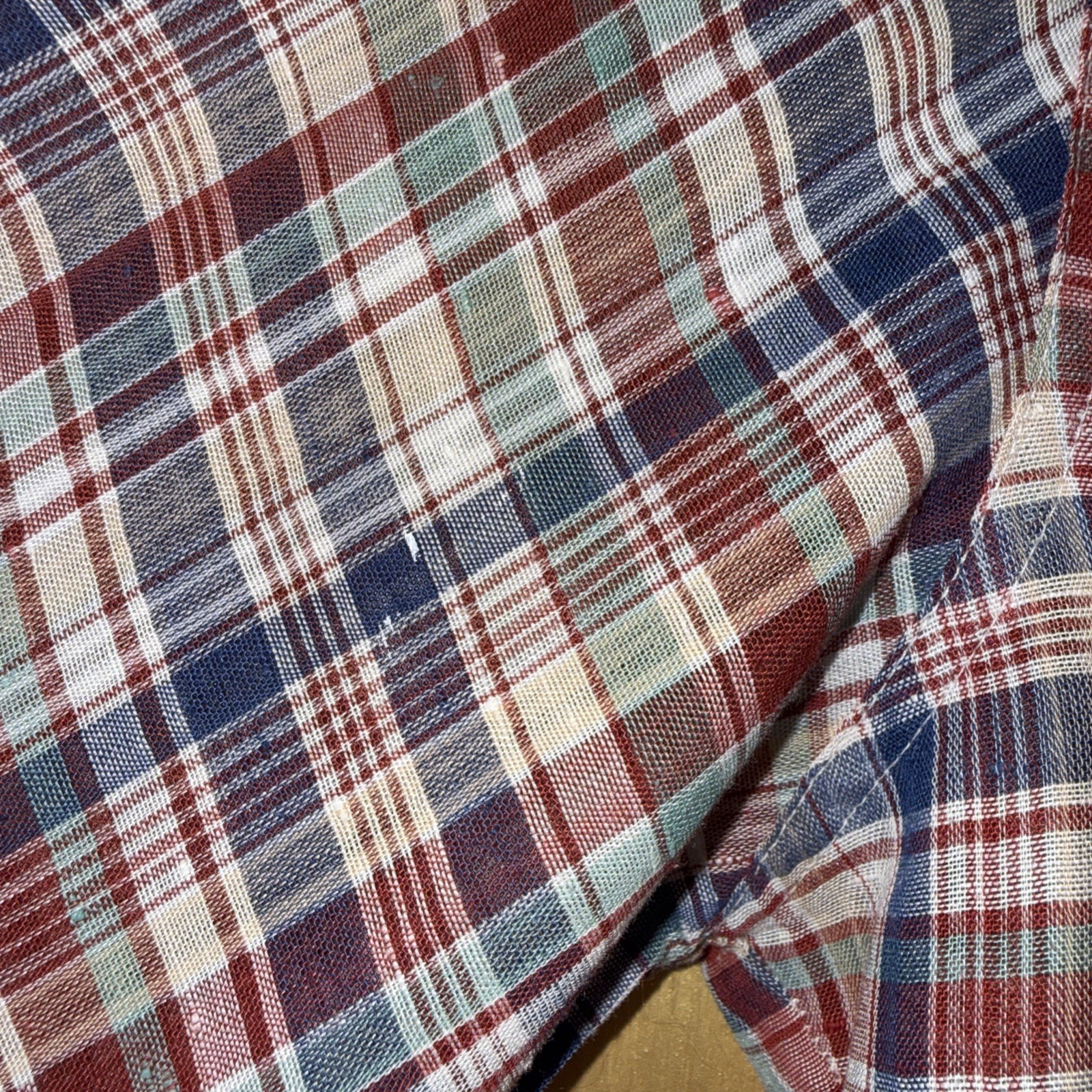 Vintage Men’s Levi’s Plaid Buttondown Shirt Lightweight 70s Size Medium