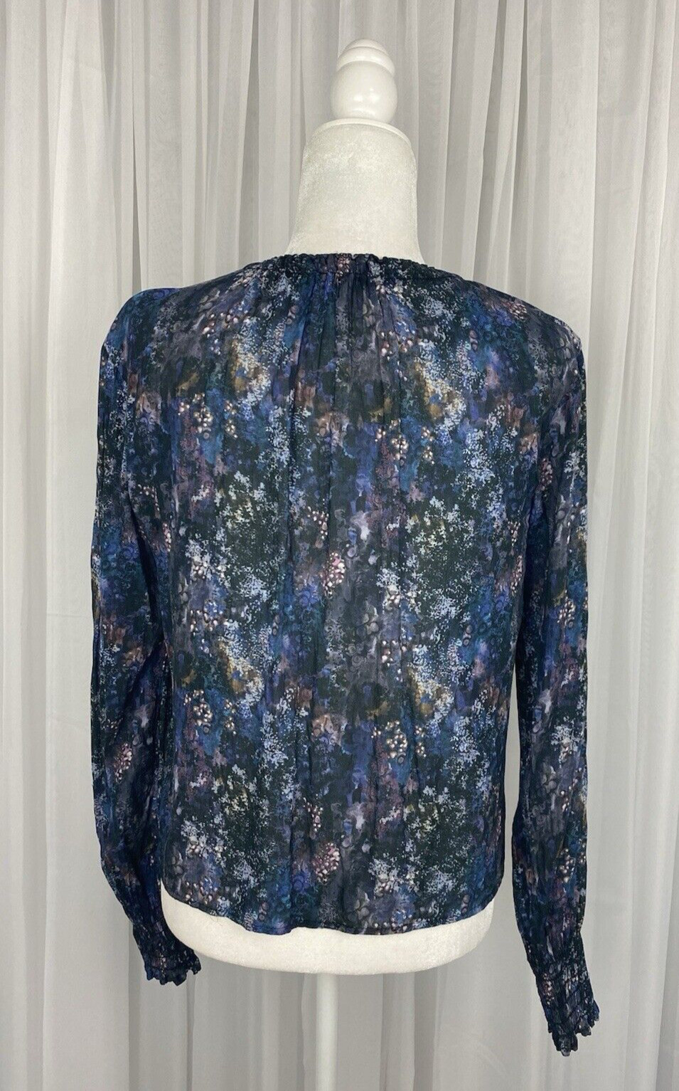 Bella Dahl Women’s Size Small Blue Abstract Print Long Sleeve Pullover Blouse
