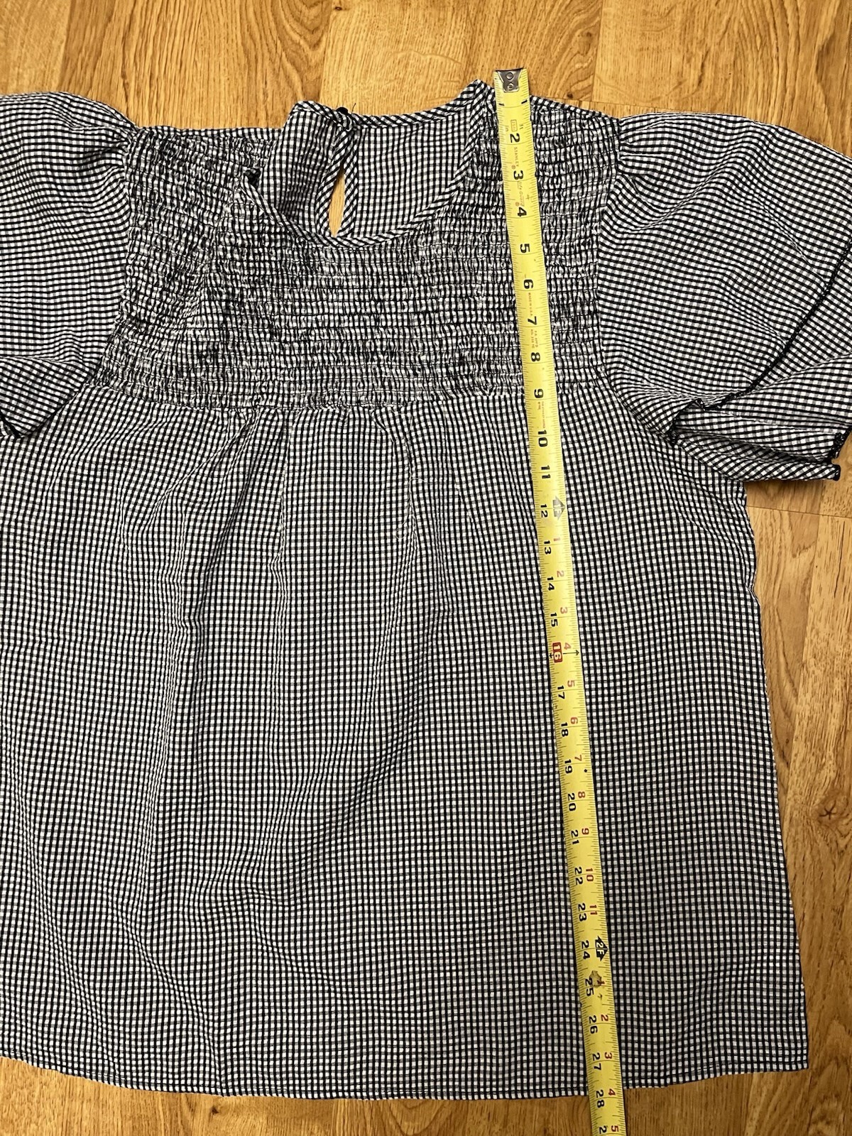 Ladies XXL Blouse Black White Seersucker Smocked Ruffle Easy Care NWOT
