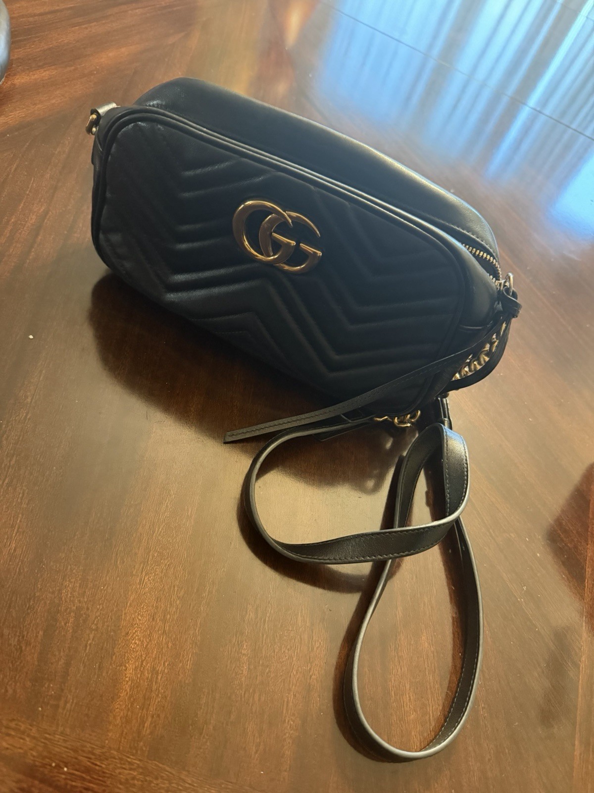 Gucci Marmont Leather Crossbody Bag Medium Excellent condition