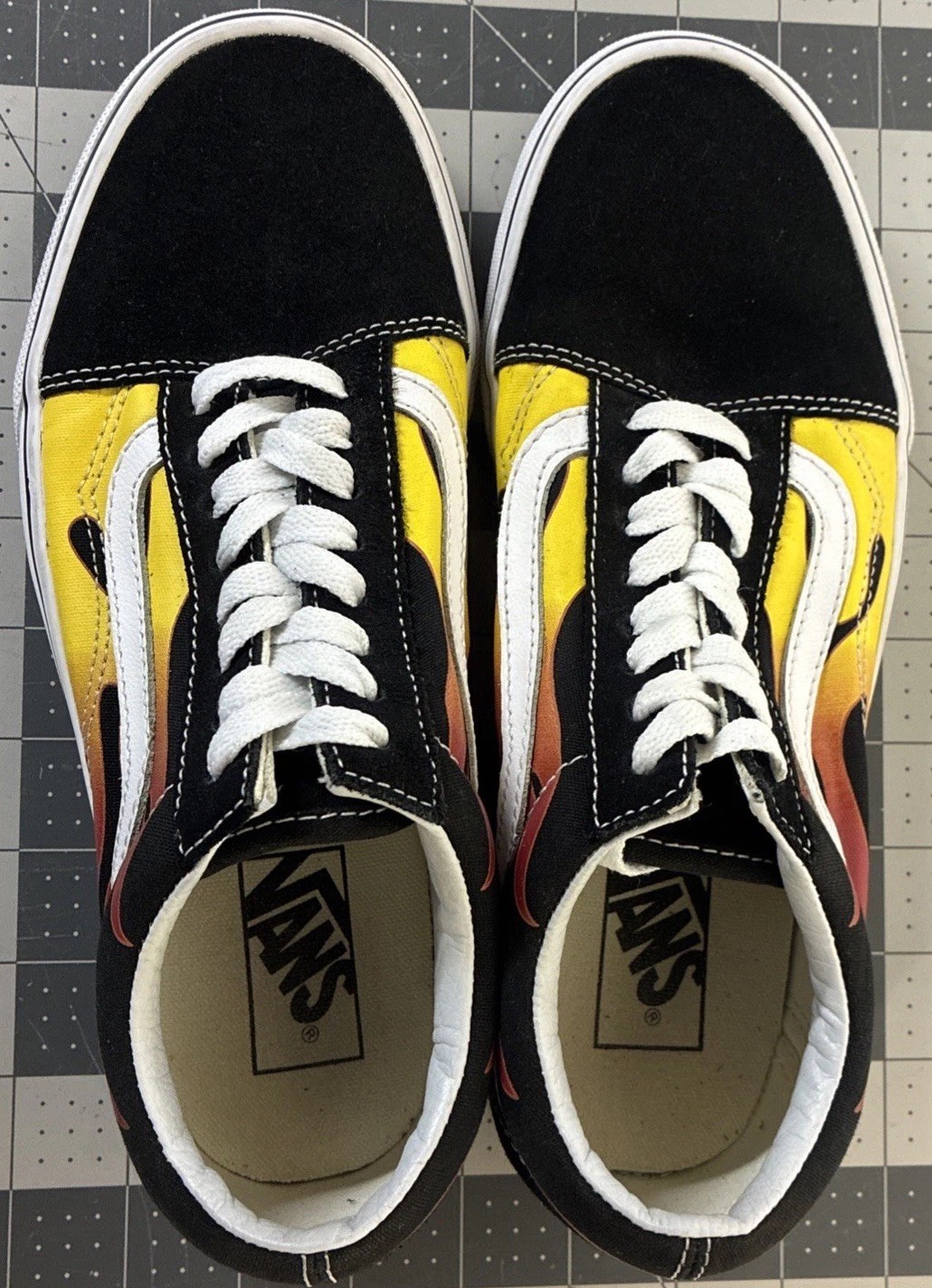 Vans Old Skool Flames US Men’s size 7.0, Women’s 8.5, UK 6.0, EUR 39.0 & CM 25.0