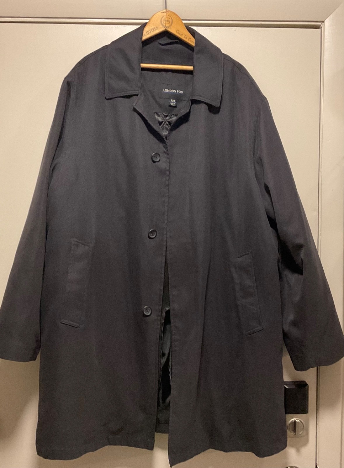 London Fog rain coat zip out lining Men’s size 42 Regular Black