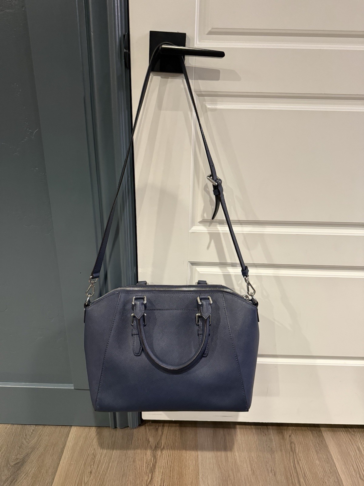 Michael Kors Savannah Medium Satchel Navy Saffiano Leather Crossbody Purse EUC
