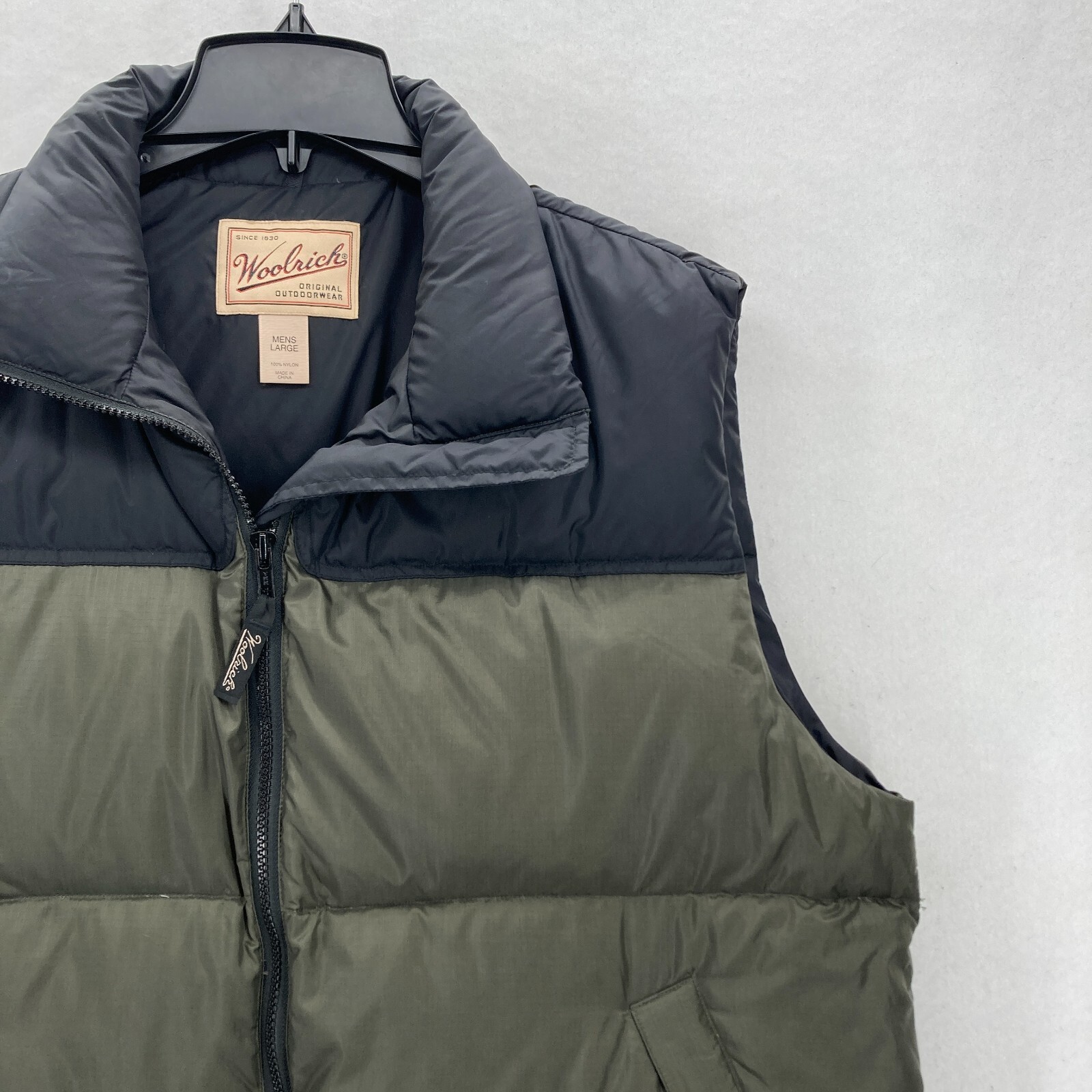 Woolrich Goose Down Puffer Vest Mens Large Earth Green Full Zip Pockets Camp