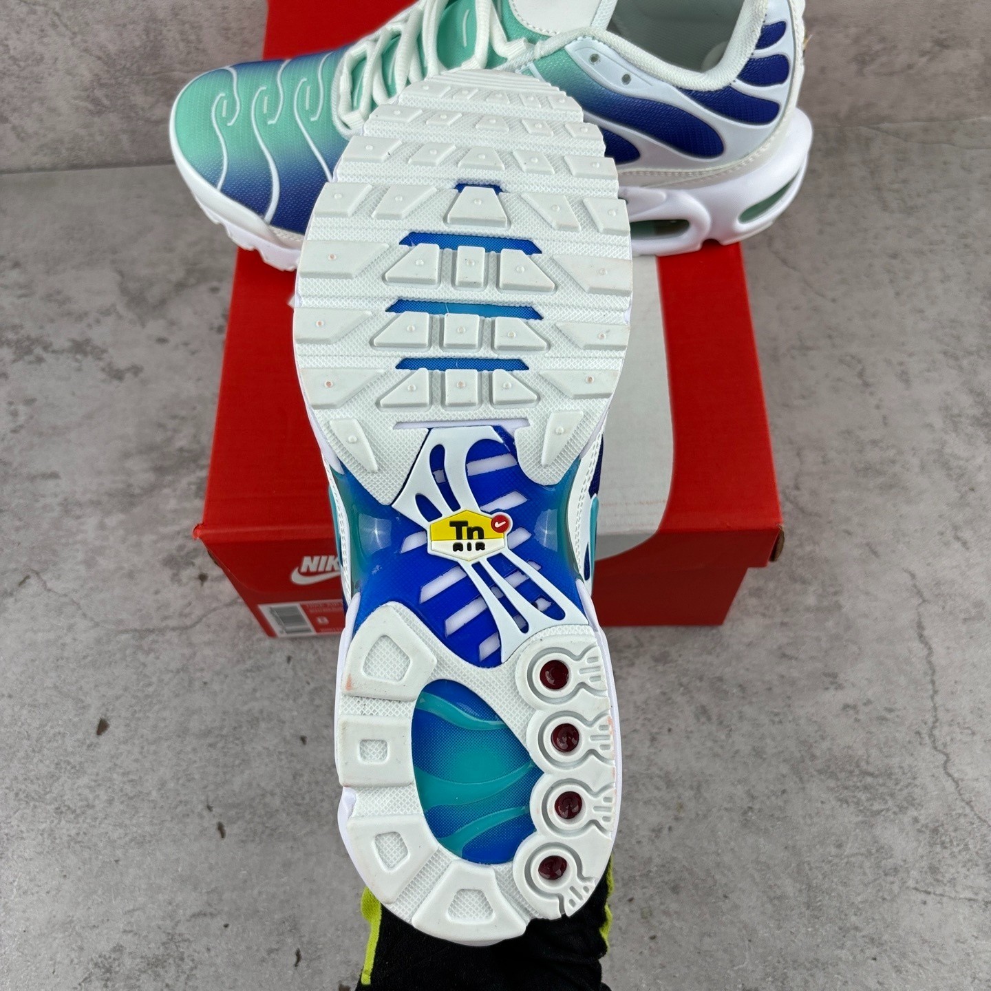 Nike Air Max Plus TN SE ‘Midnight Aqua’ Men Sneakers