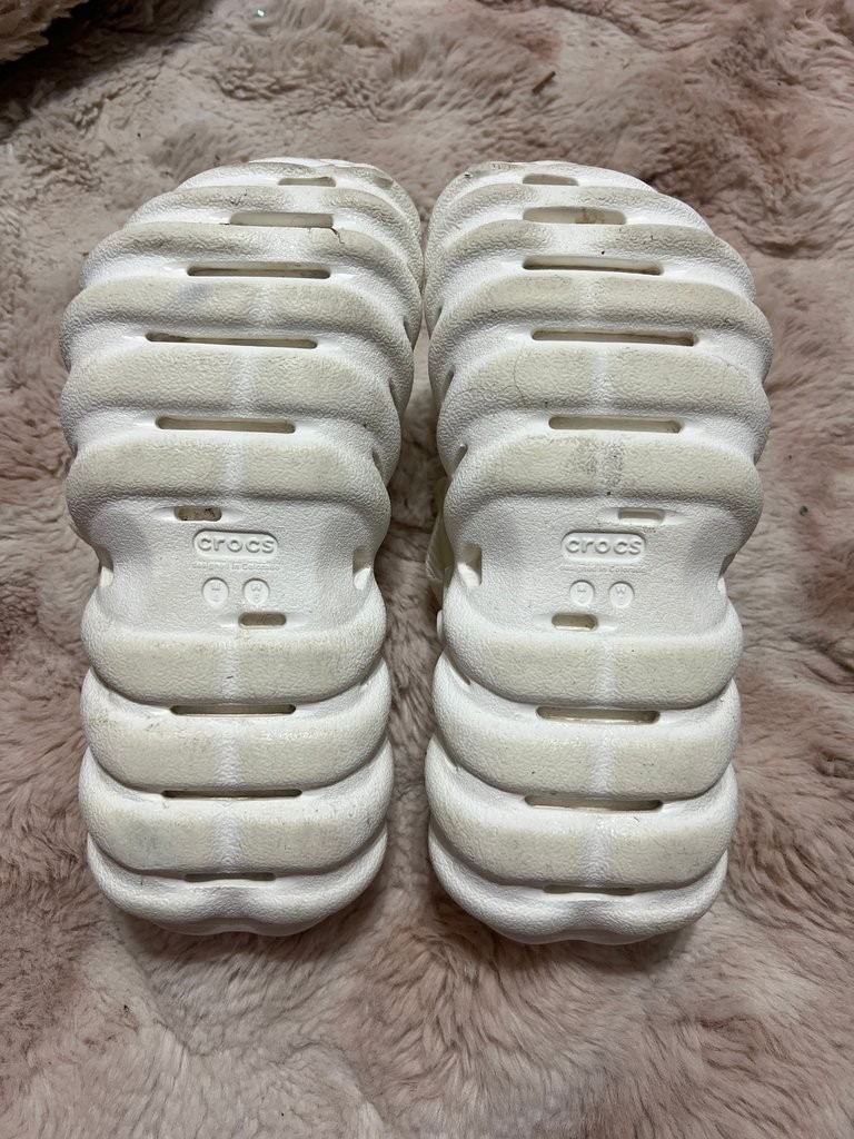 White Crocs Classic Clogs M4 W6