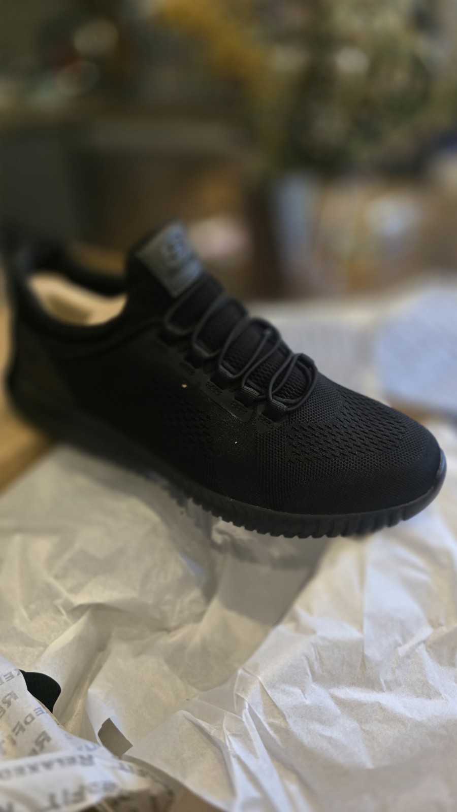 Men’s Relaxed Fit Memory Foam Work Shoes Size 11.5 Black
