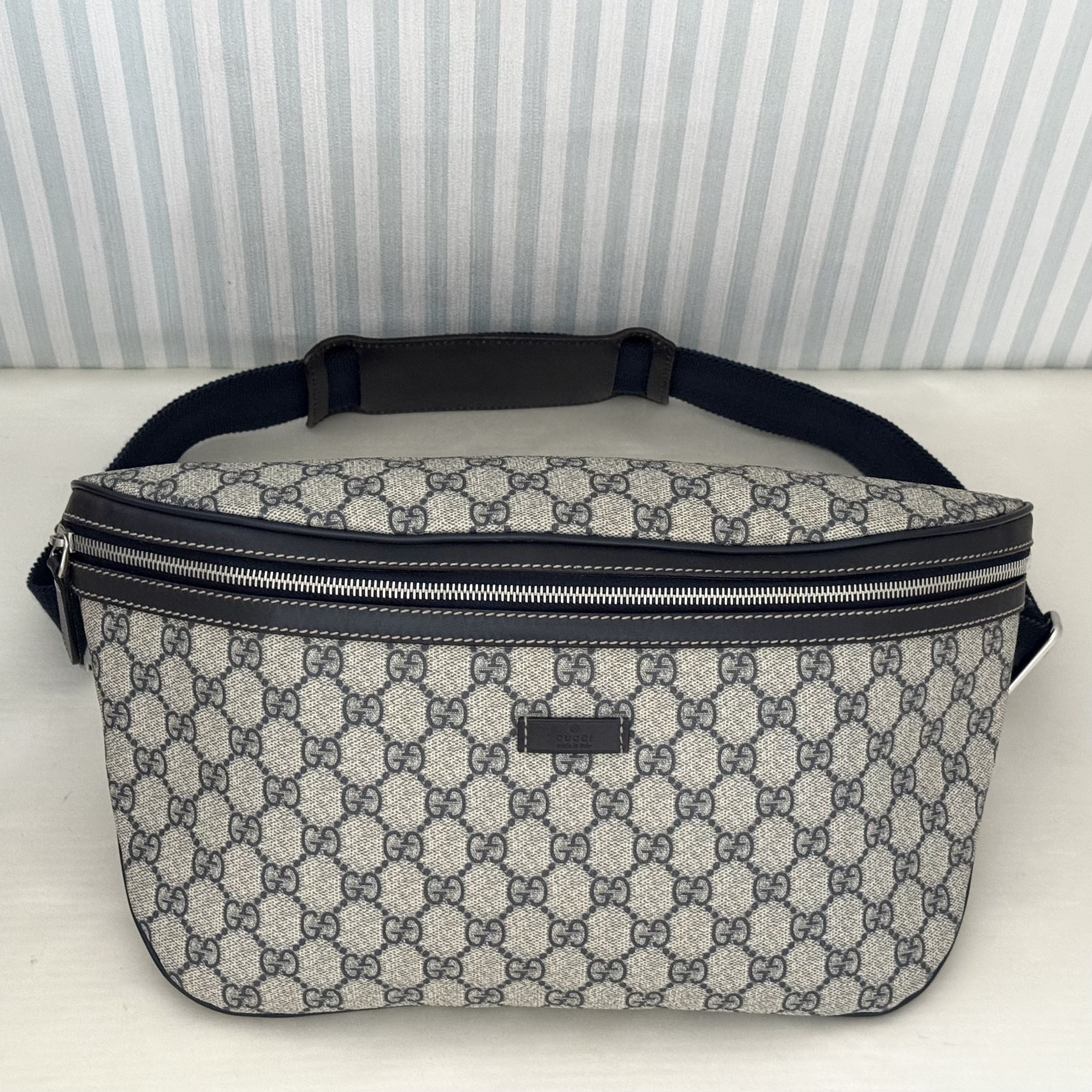 GUCCI GG Supreme 211110 Body Bag Beige Navy Leather Waist Belt Pouch Men’s Italy