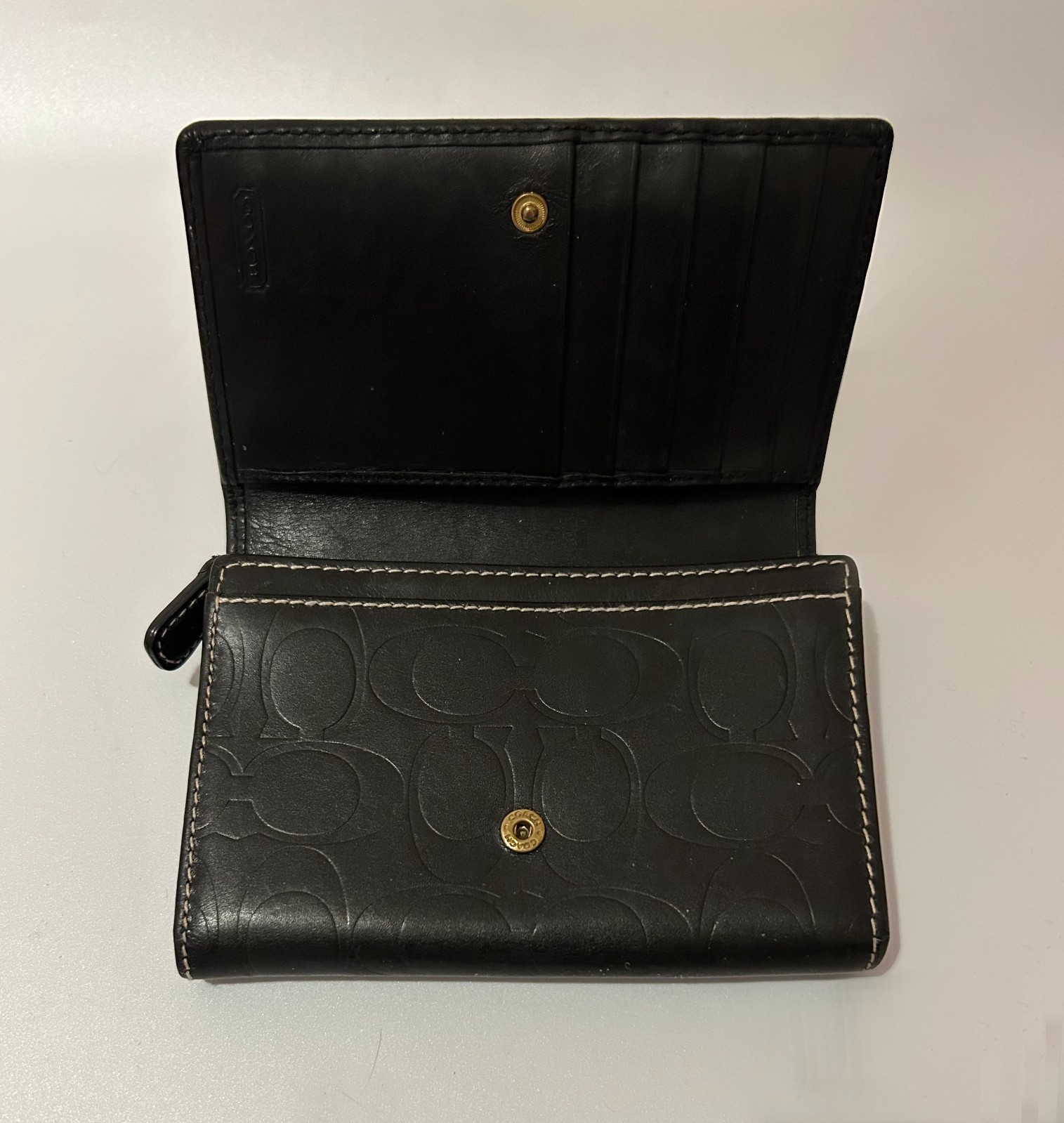 Coach Y2K Black Leather Bifold Wallet Embossed with CC Monogram Zip Coin Purse