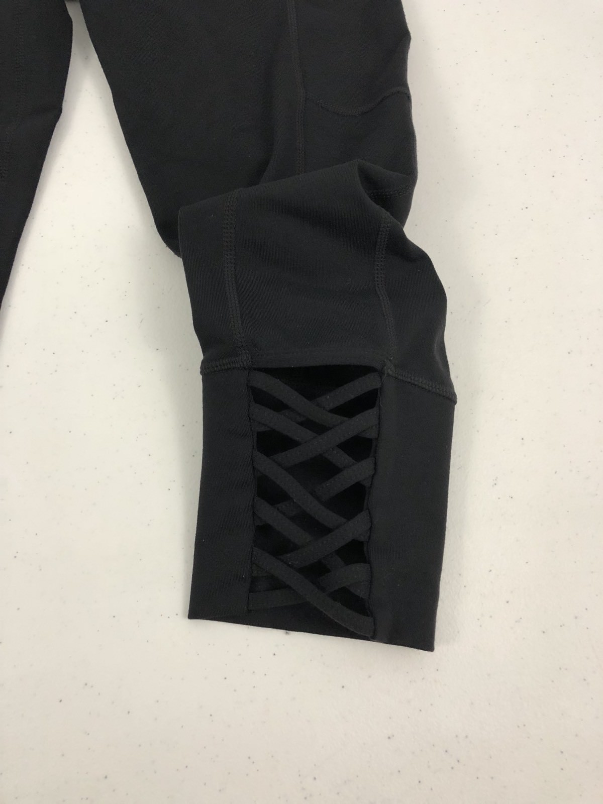 Athleta XS Capri Yoga Black Supplex Nylon Lycra Unique Design Rare EUC