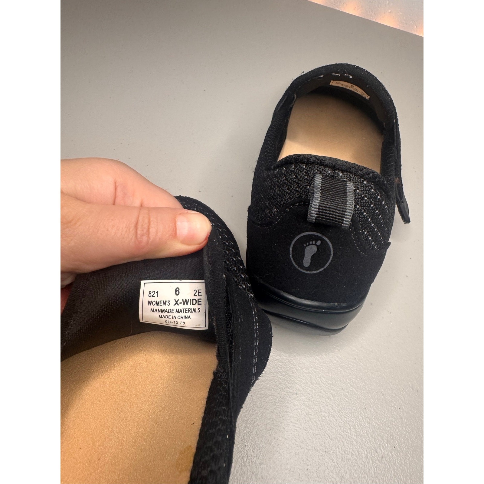 OrthaFeet Women Mary Jane Shoes Black Mesh Hook Loop Comfort X-Wide 2E Size 6