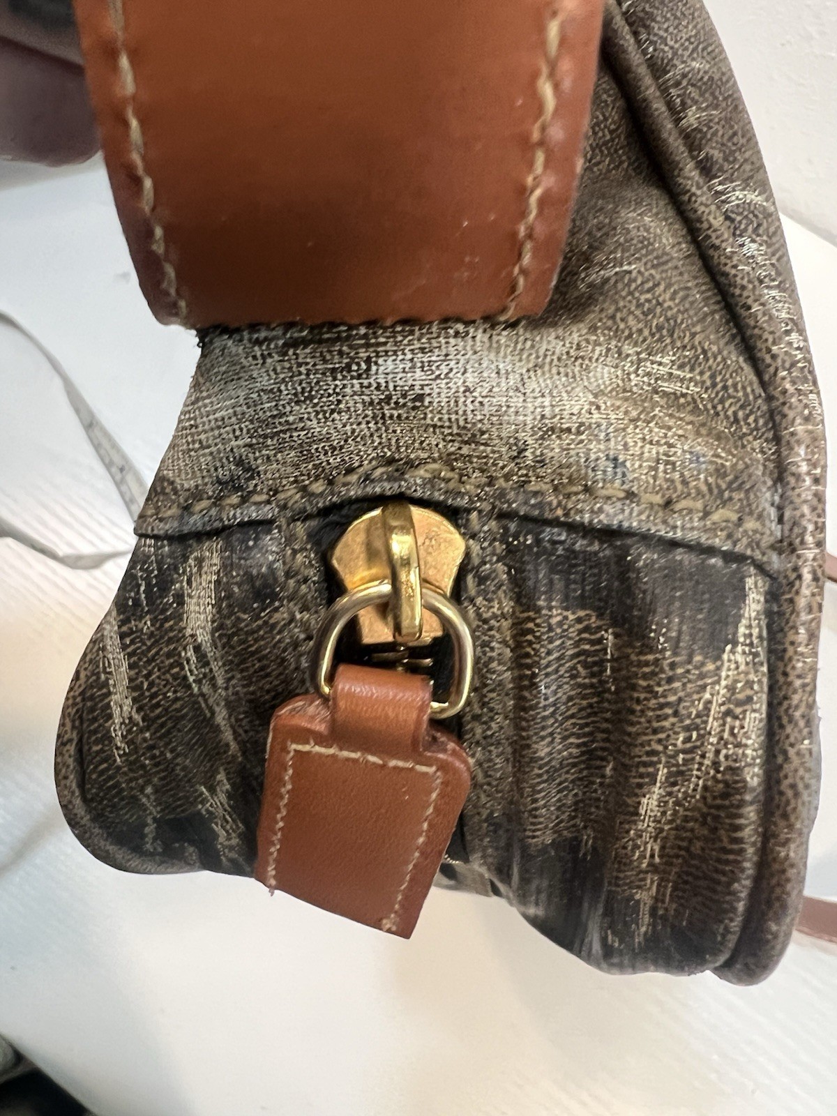 Fendi Bag Crossbody FF Logo Purse Brown Stripe Gold Buckle Zucca Long Man Camera