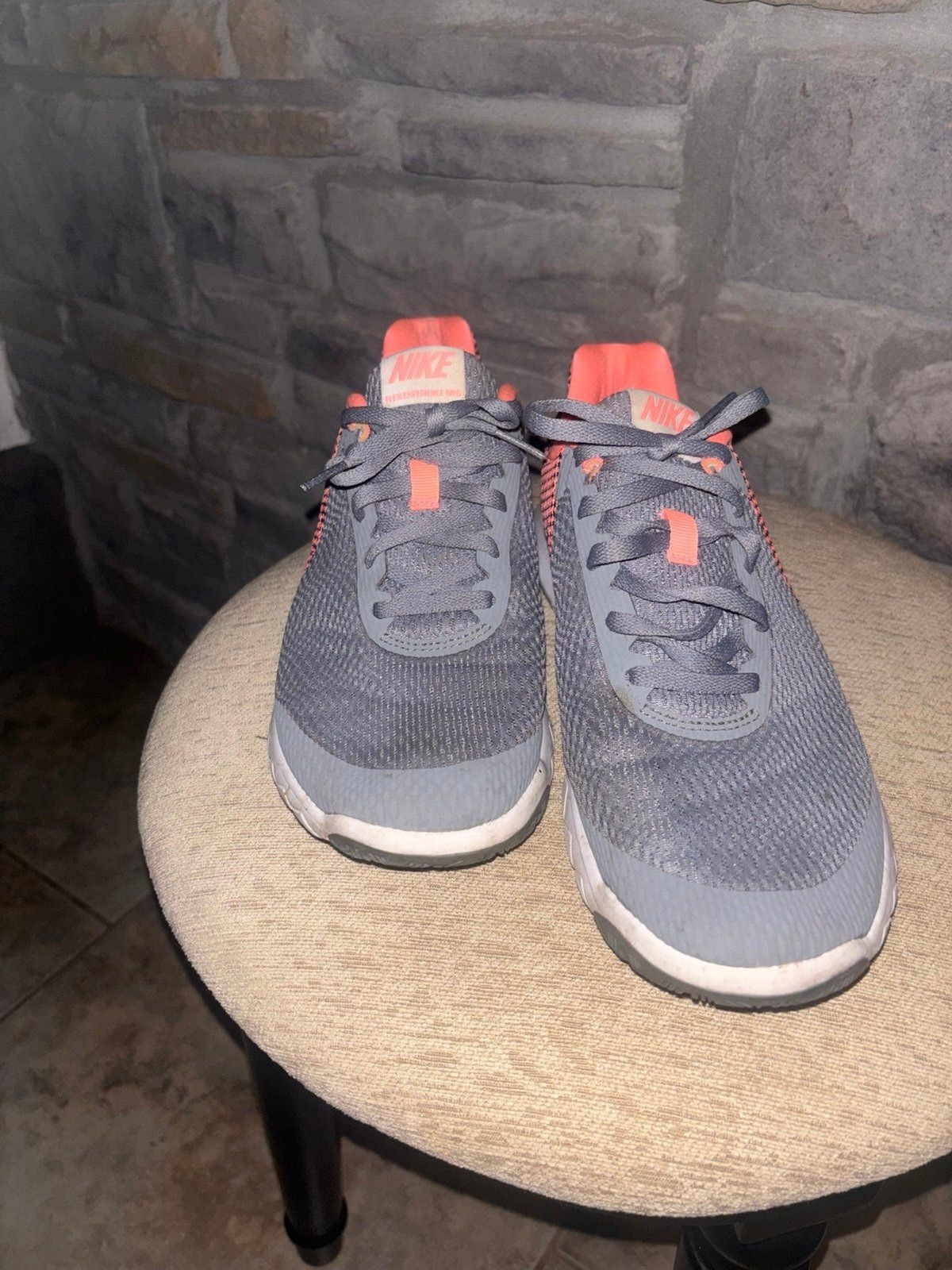 Nike Flex Experience Womens Running Shoes Gray/Coral Sz 9.5