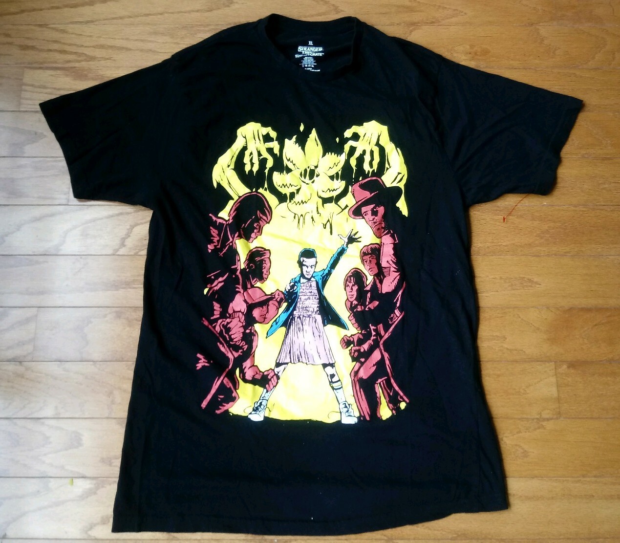Stranger things netflix tv show Loot Crate graphic adult Black t-shirt size XL