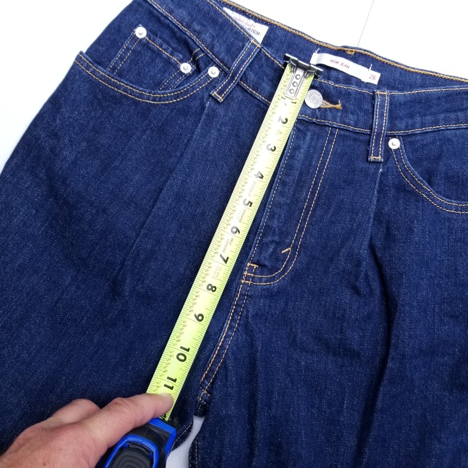 Levi’s Big E Mom Jean Women’s Denim Blue Jeans Size 26 (Measures 27×27) Hi Rise