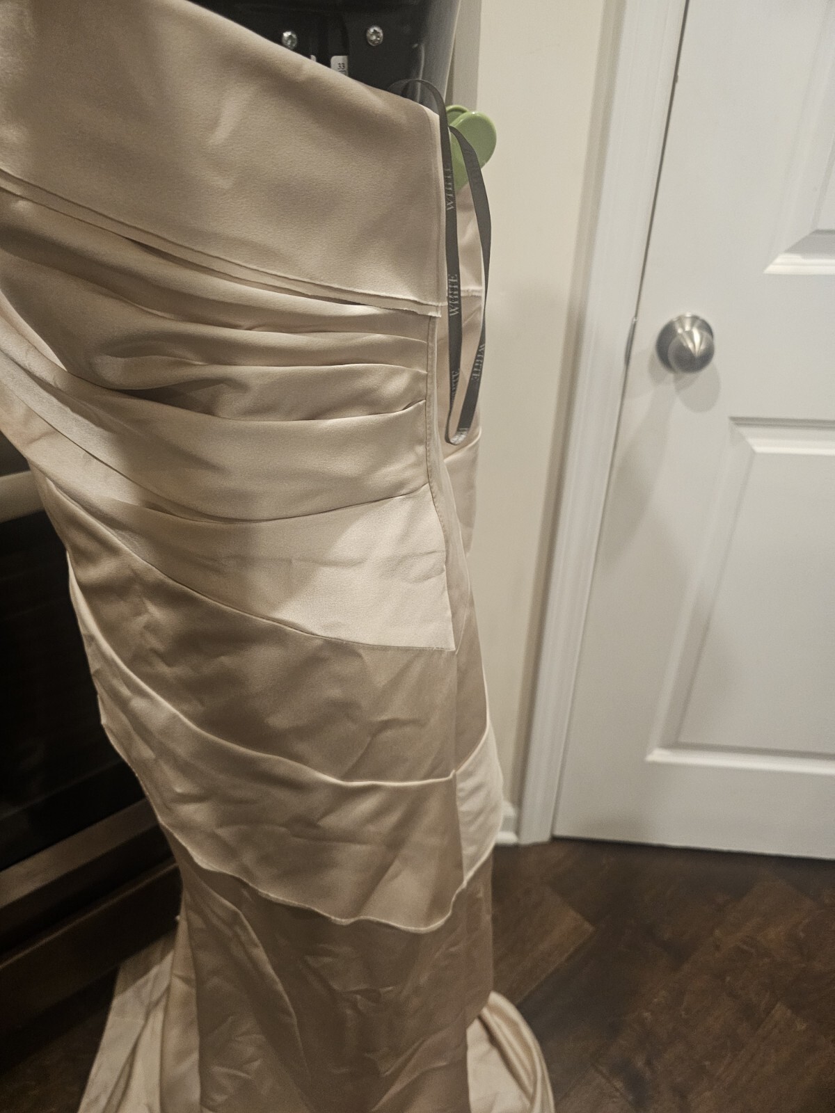 Vera Wang White Champagne Brown Sleeveless Pleated Gown 16