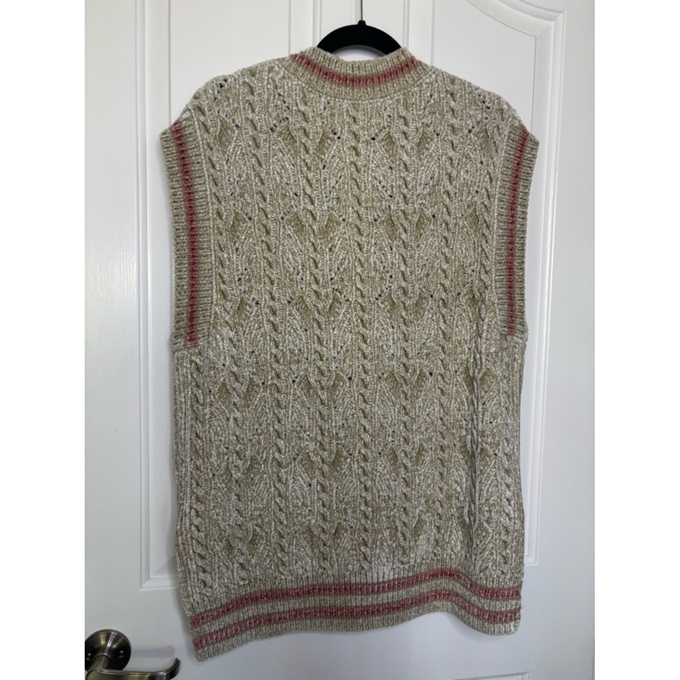 CHANEL 22FW Beige Cable Knit Vest with Pink Accent size French 40