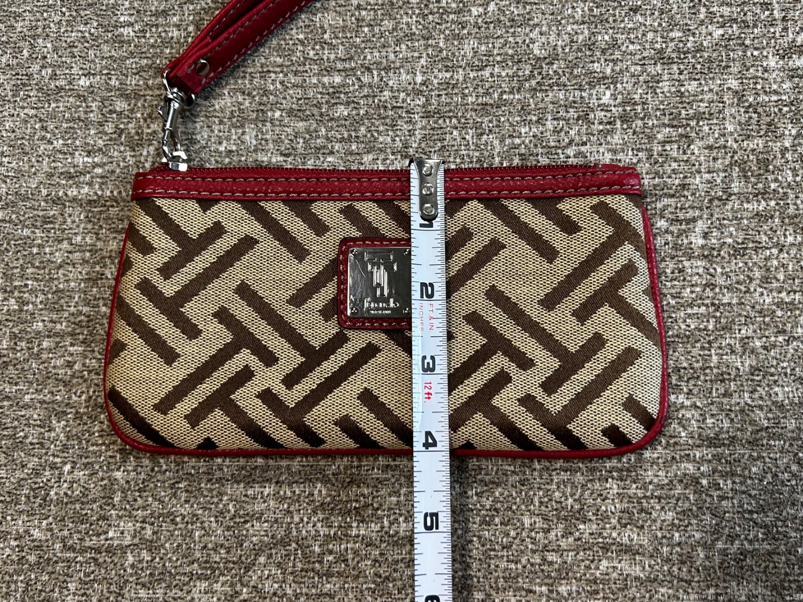 TIGNANELLO Vintage Wristlet Red Brown Tan Canvas Signature T Logo Classic Style
