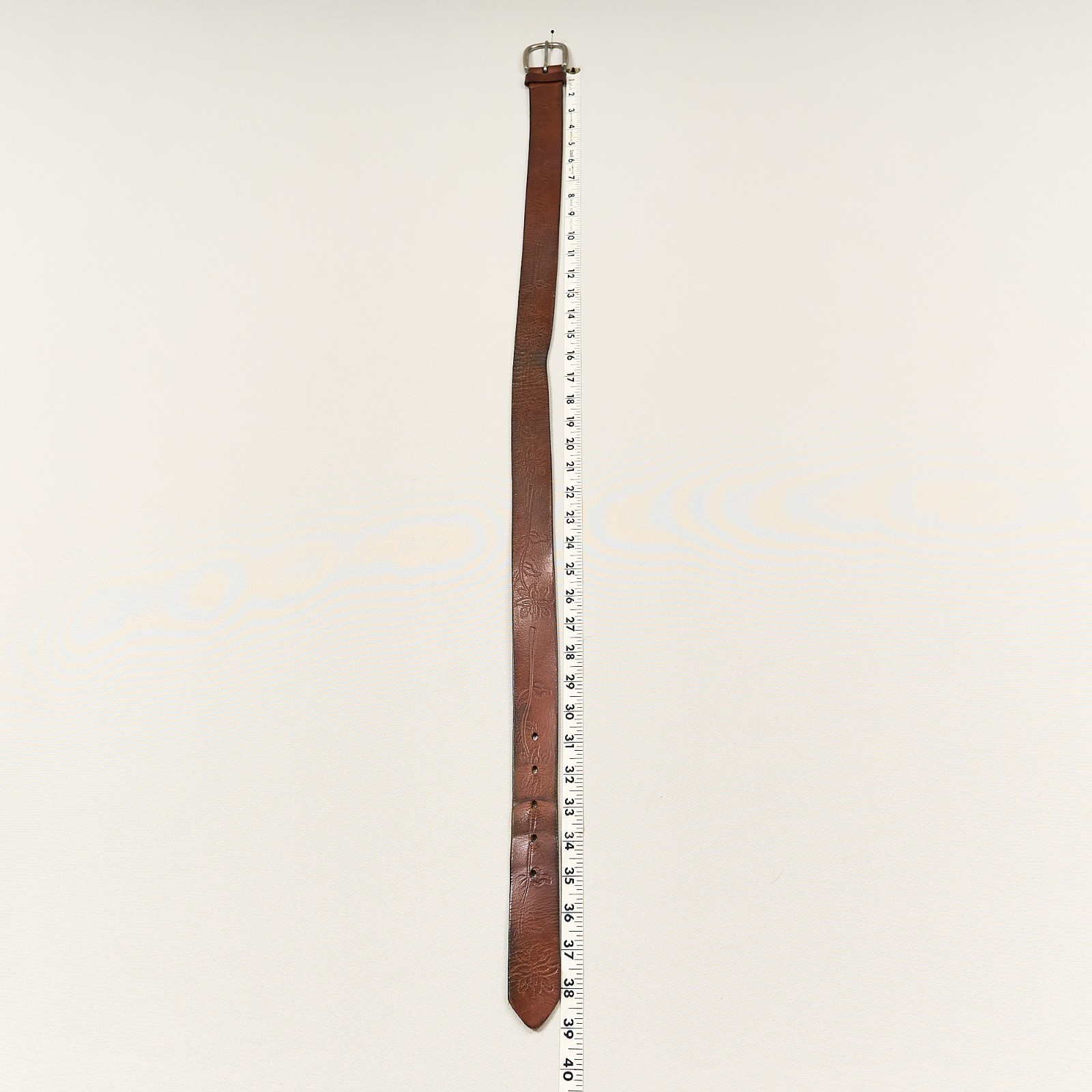 Brown Leather Belt Womens Sz M / 33 Nickel Buckle Floral Embossed 1.5″ Wide