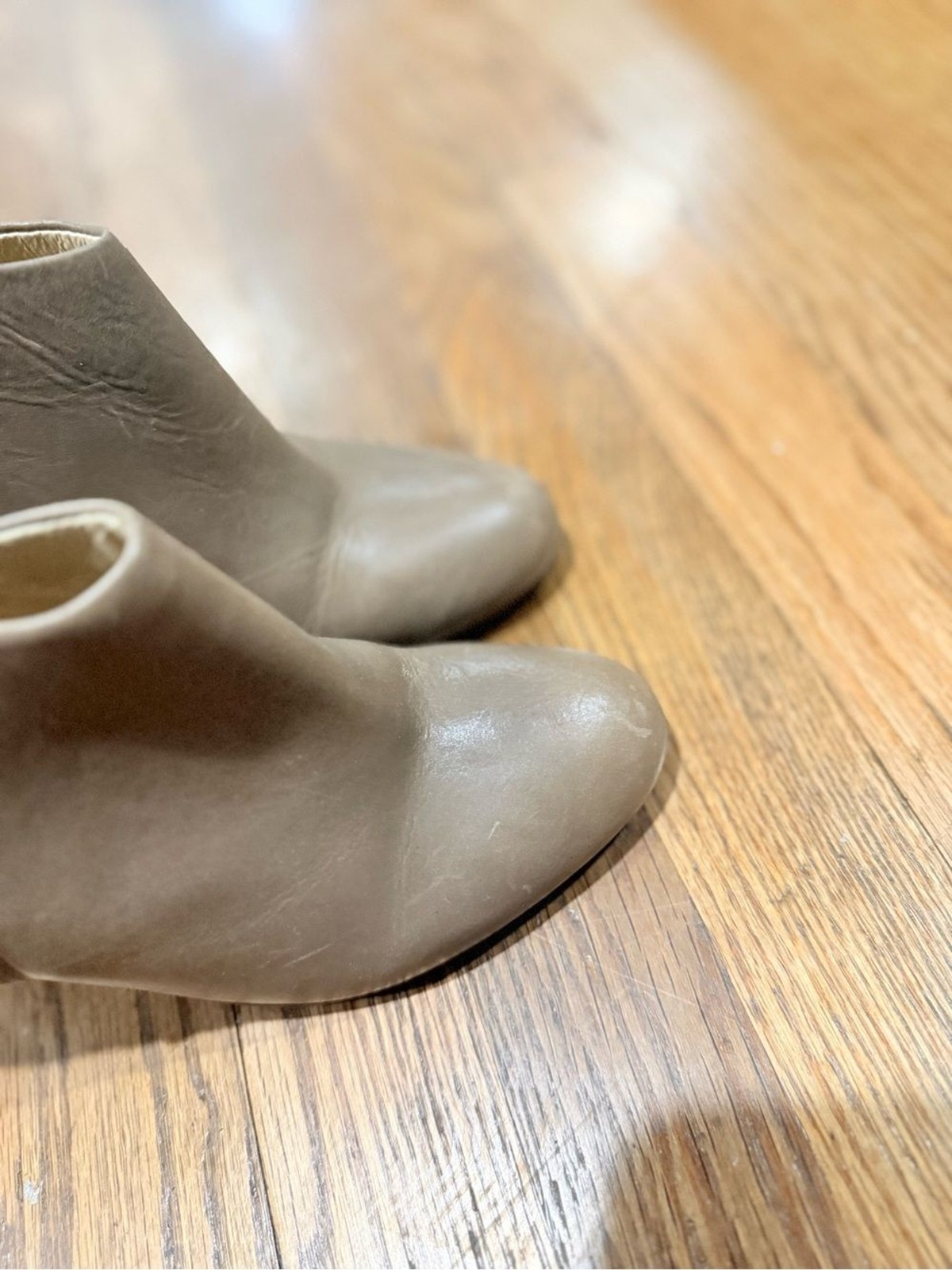 See By Chloe Women’s Two-Tone Taupe and Cognac Ankle Booties 39