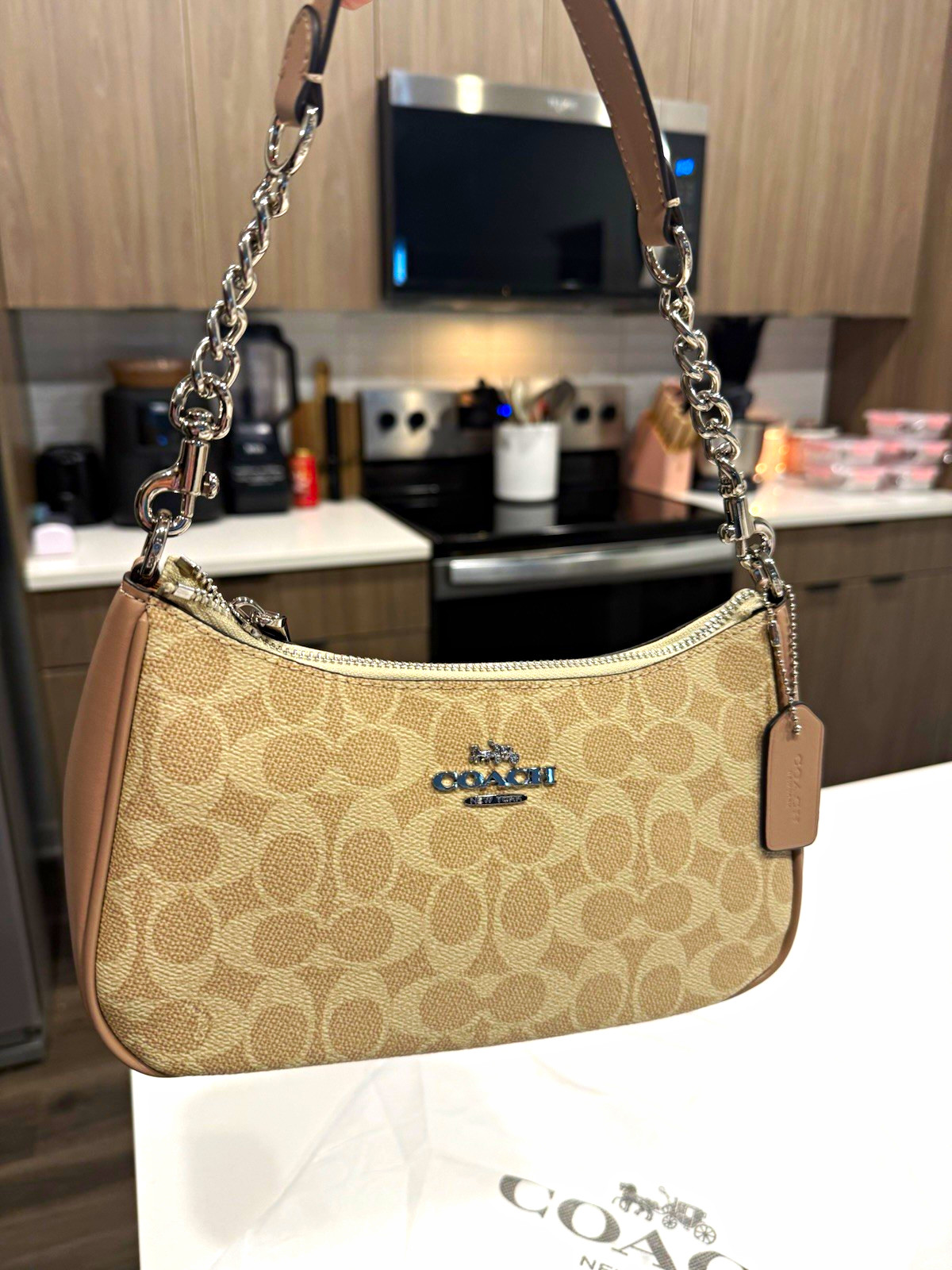 Tan and Beige Teri hand bag, comes with longer strap! Brand new never used.