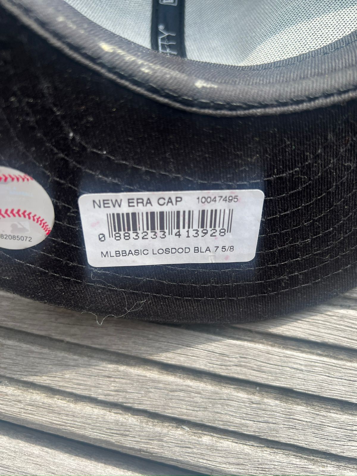 This New Era Los Angeles Dodgers 59FIFTY fitted cap features a black crown and a