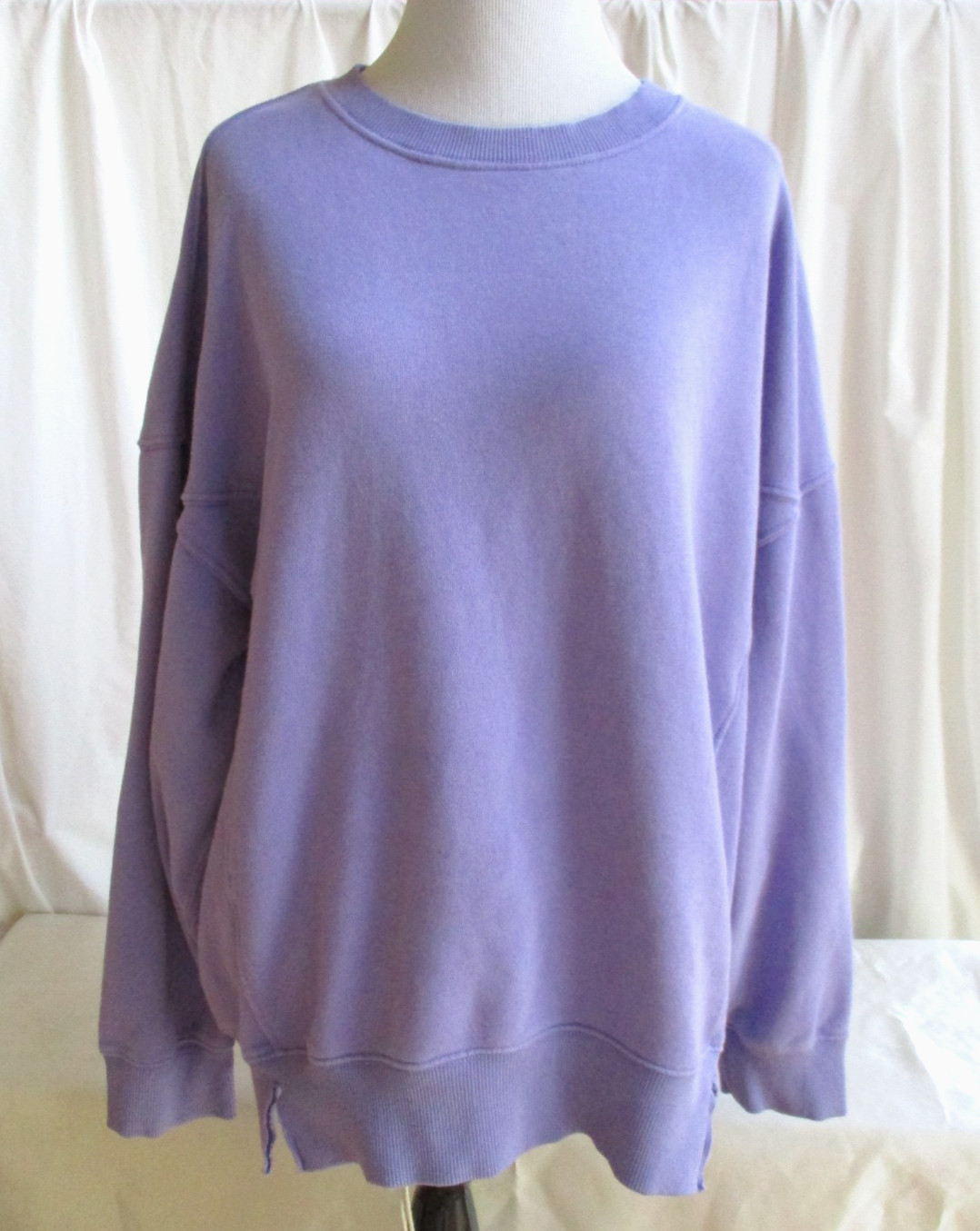 Aerie Size M The Chill Crew Sweatshirt Color Solar Violet