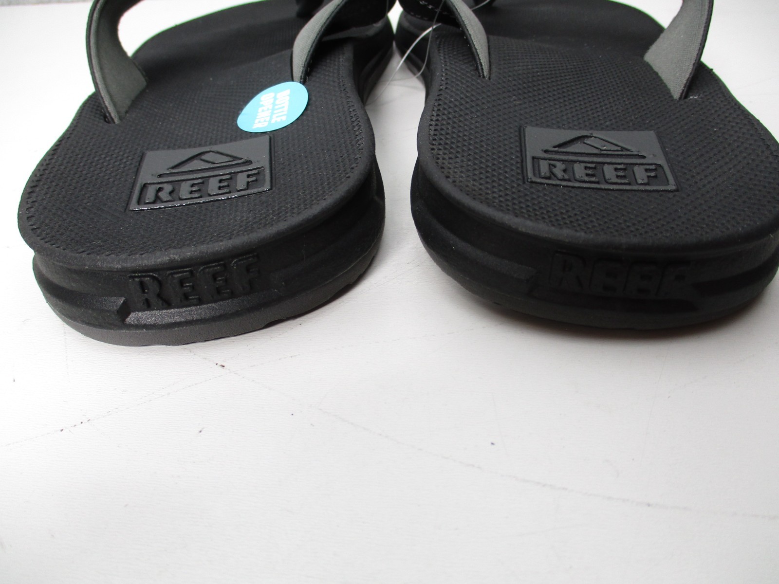 Reef Element TQT Sandals Black Thong Flip Flop Bottle Opener Mens Sz 9