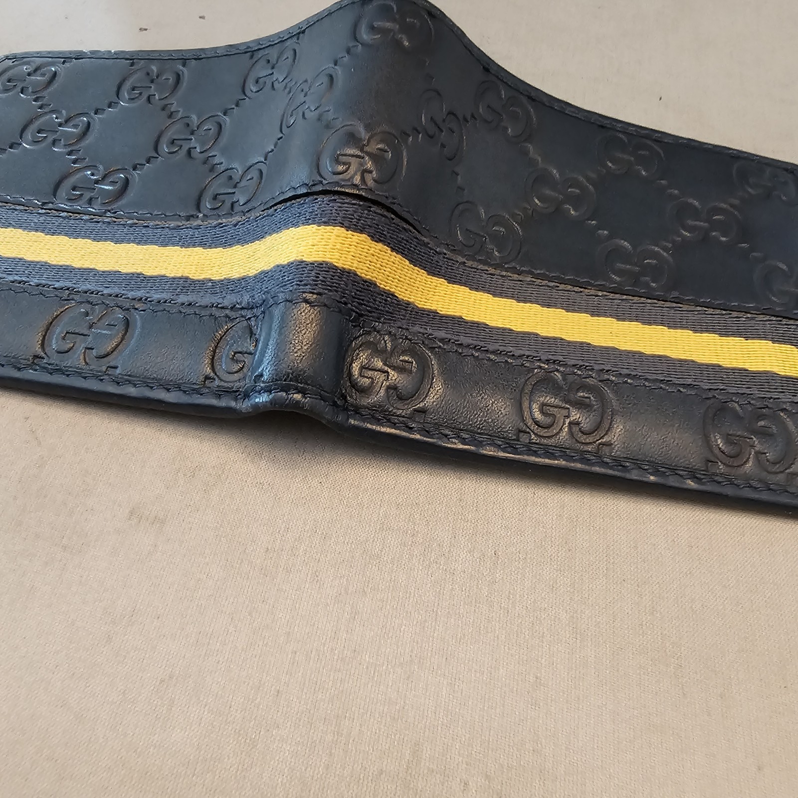 Gucci Wallet Bifold Navy Leather Yello Stripe GG Great Condition See Pictures
