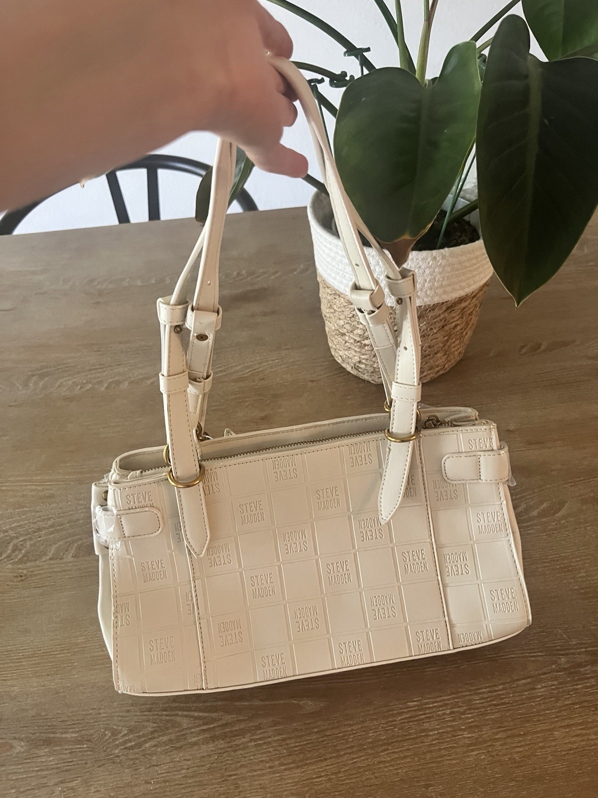 Steve Madden Ivory Embossed Logo Shoulder Bag Coin Pouch Charm Gold Hardware