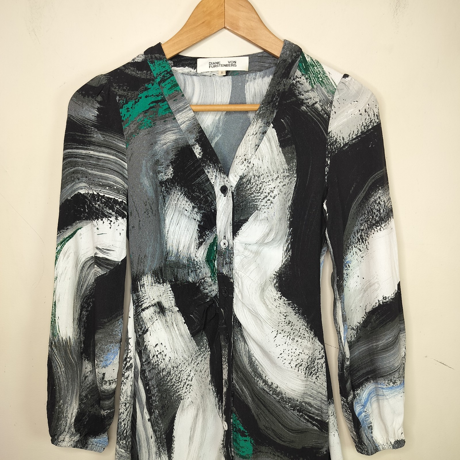 Diane von Furstenberg Dress Size 0 Brush Stroke Pattern Button Up Long Sleeve