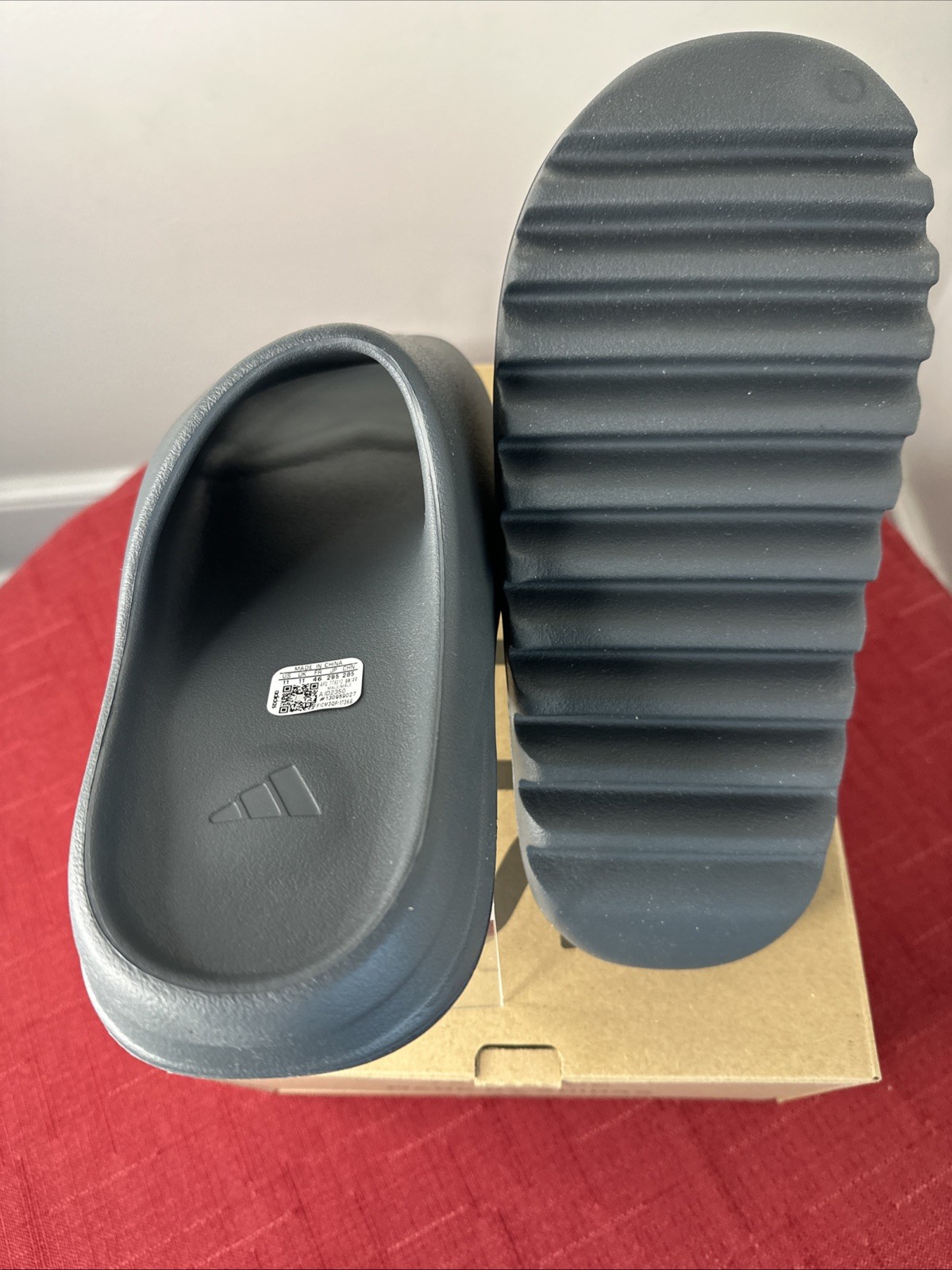 adidas Yeezy Slides Slate Grey ID2350 Men’s Size 11 NIB