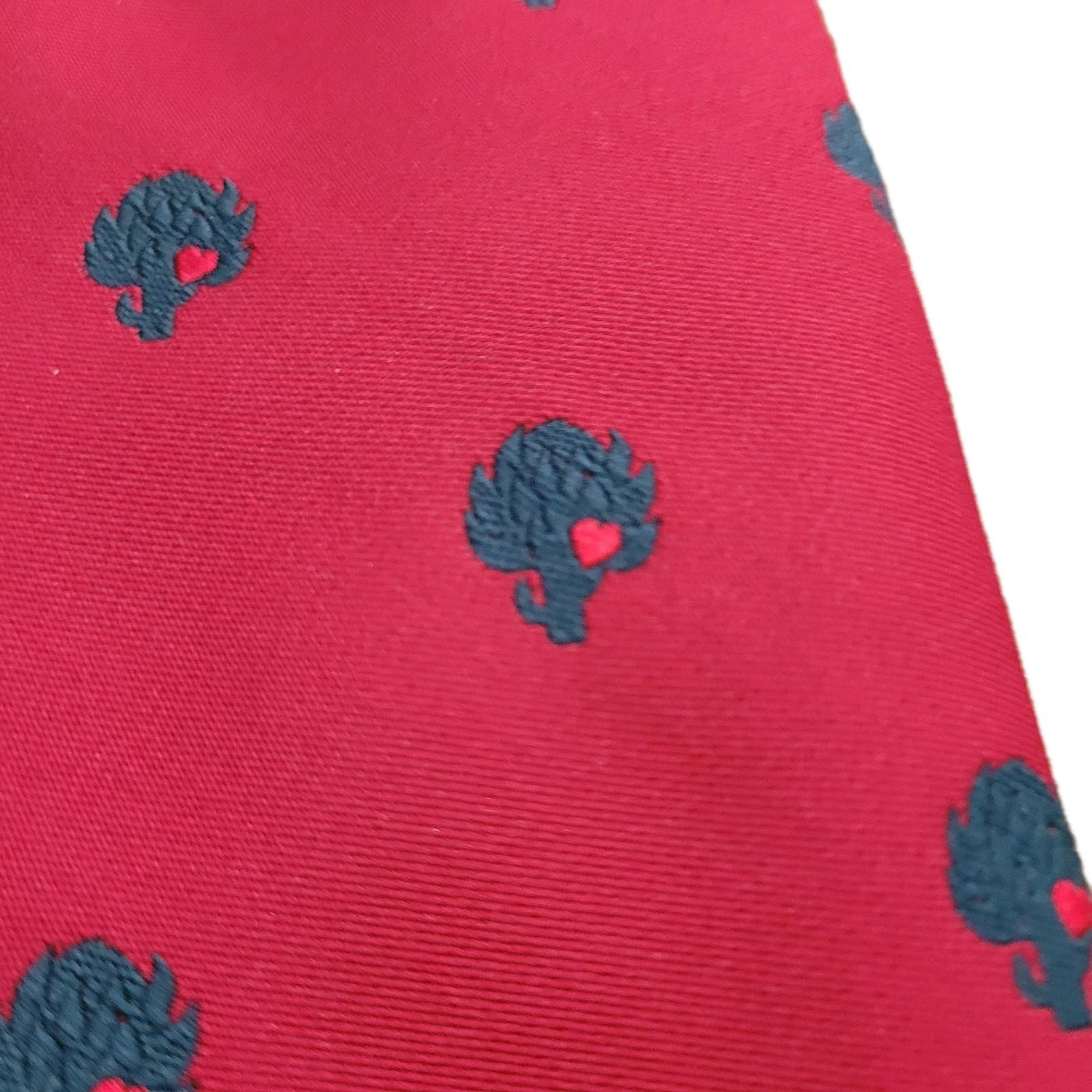 ARTICHOKE DESIGN- RED BACKGROUND W/GREEN DESIGN W/ HEART- SILK BLEND.