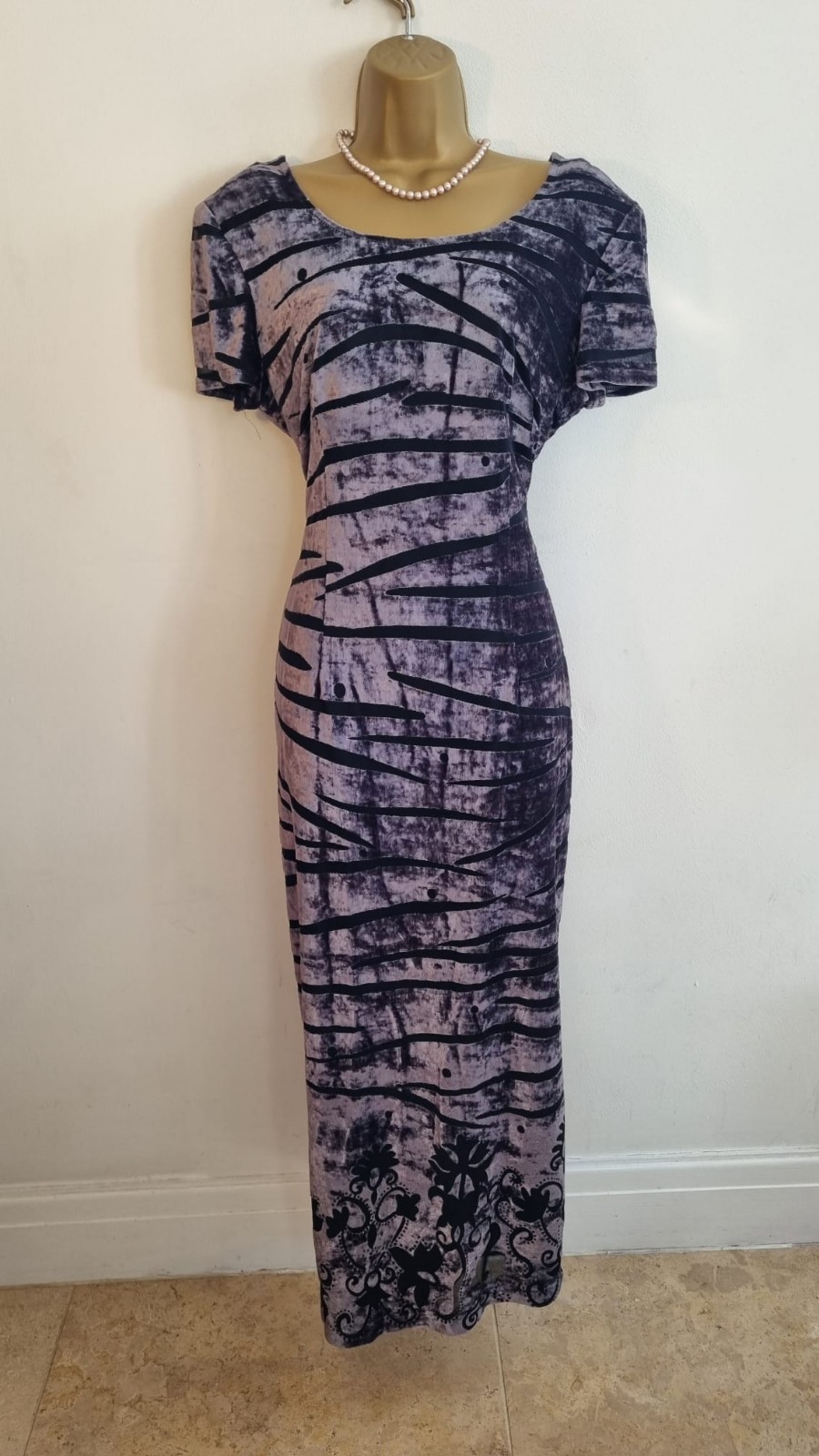 Elegant Joseph Ribkoff Black And Grey Velvet Maxi Dress With Back Slit Size 14