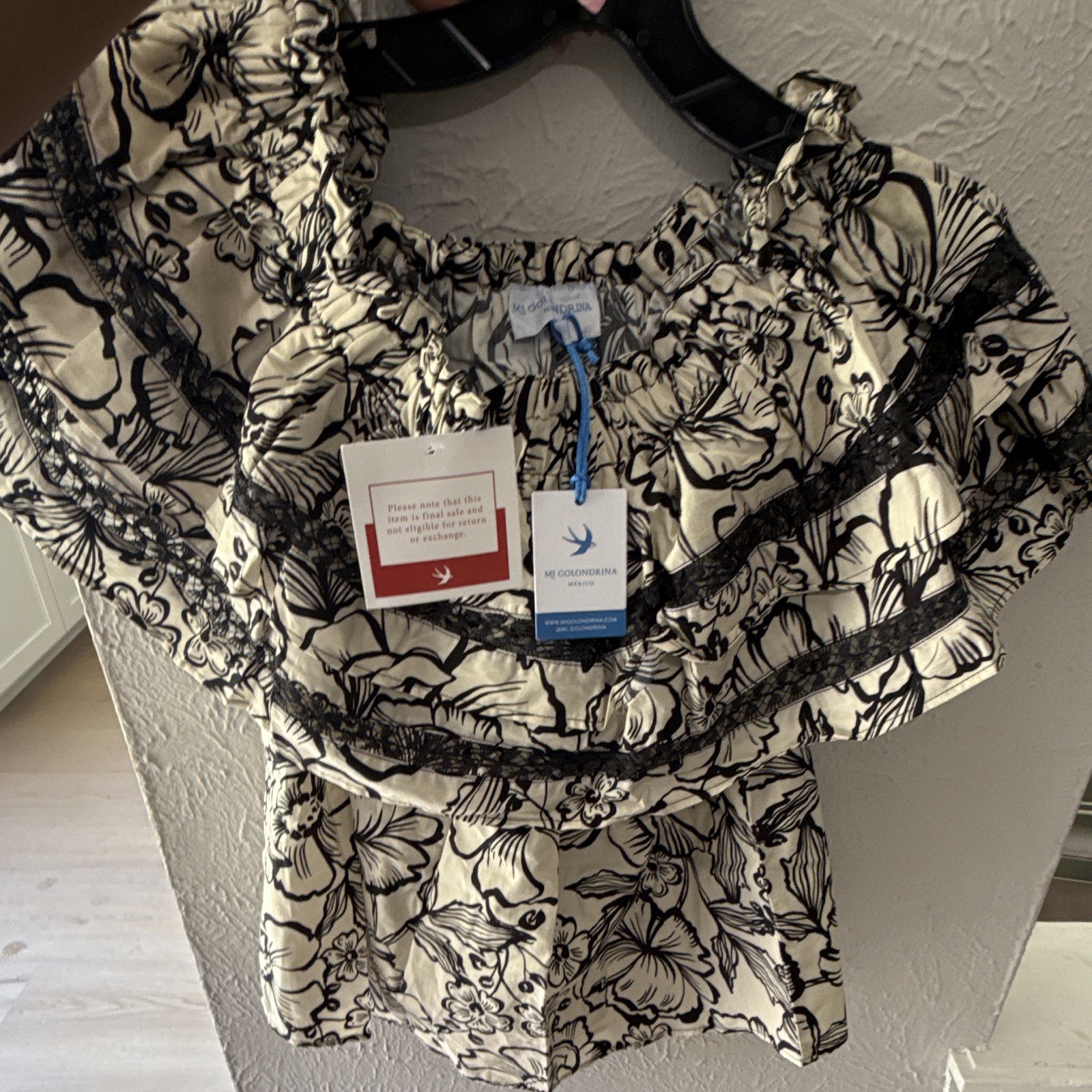Mi Golondrina Women’s S Off-Shoulder Floral Ruffle Lace Peasant Blouse