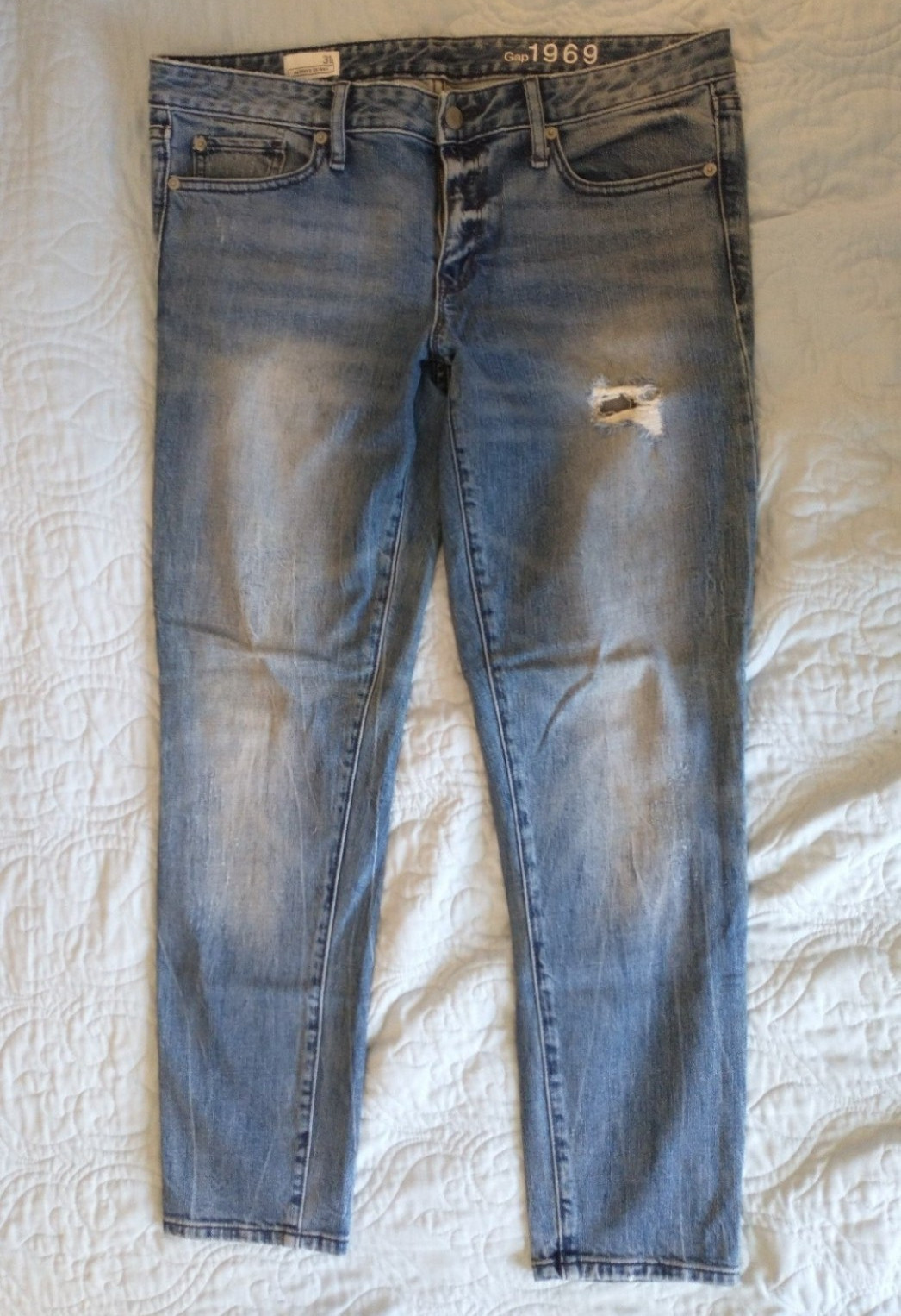 Gap Women’s Blue Distressed Skinny Jeans Slim Fit Mid Rise 5-Pocket Denim