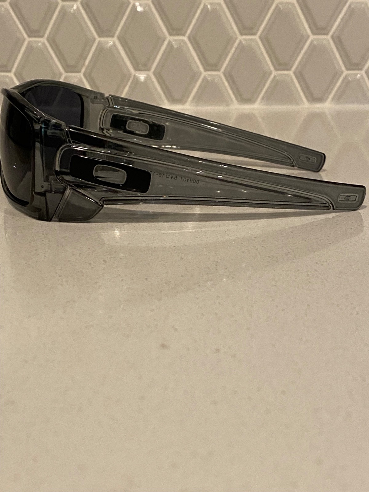 Oakley Sunglasses New No scratches perfect for the summer!