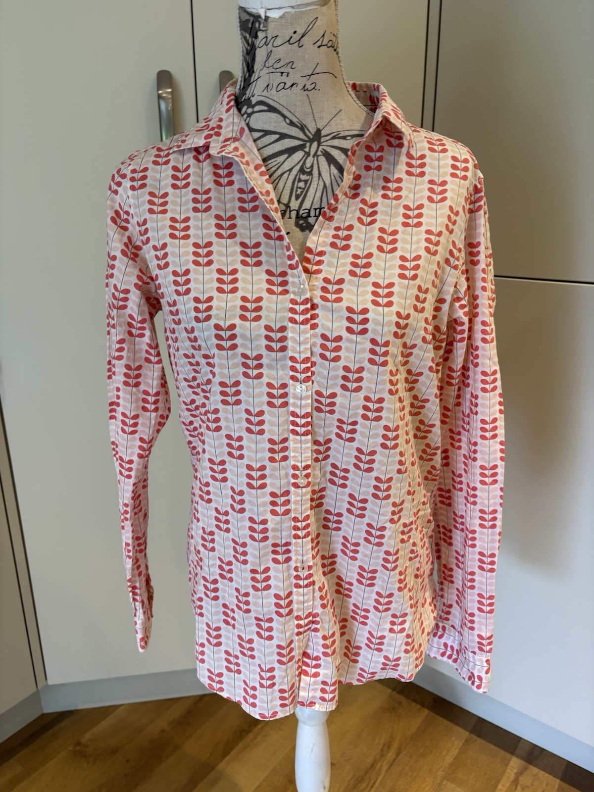 ORLA KIELY x UNIQLO 2012 white cotton shirt, pink & red leaf stem pattern LARGE