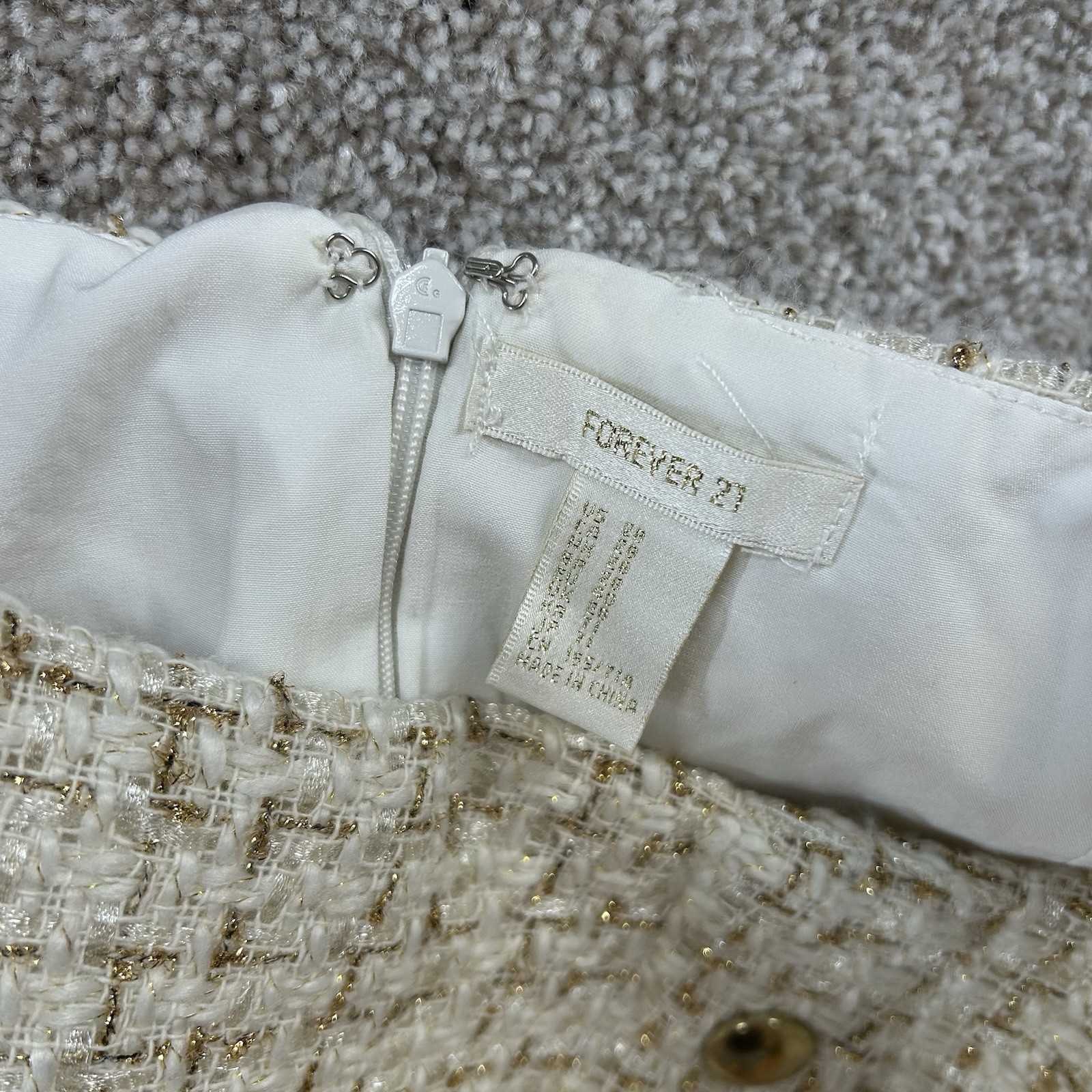 Forever 21 Women’s Skirt Size 28 Beige Button Accent Zip Closure