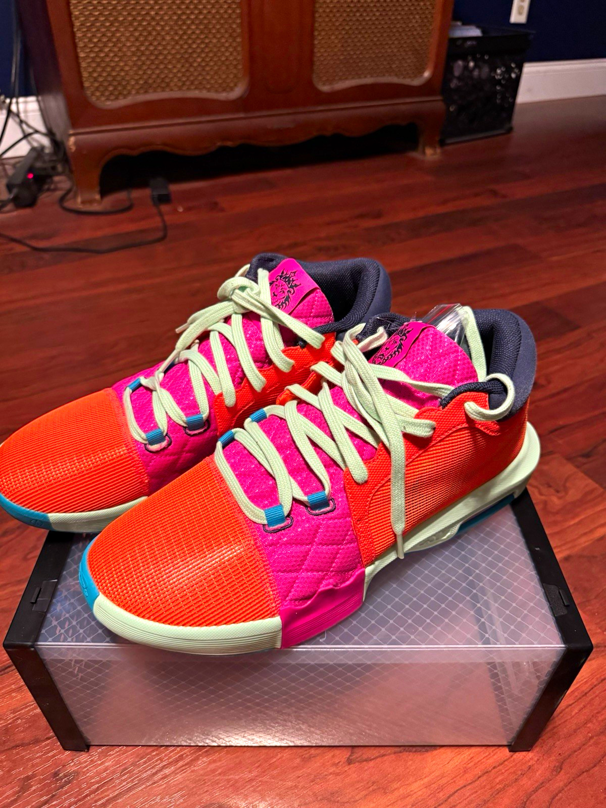 Nike LeBron Witness 8 Total Orange Laser Fuchsia Men’s FB2239-800