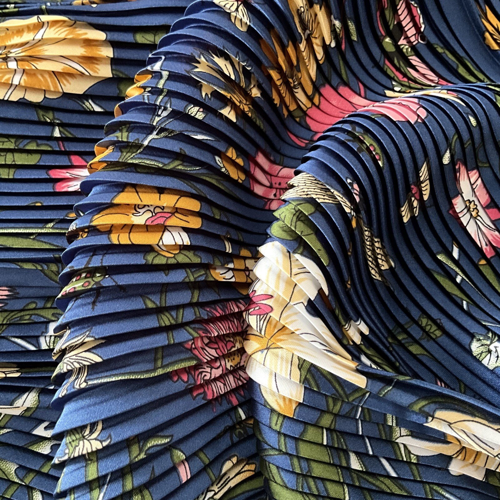 Pleated Scarf 27”X27” Flower Pattern-Versatile For Any Season!