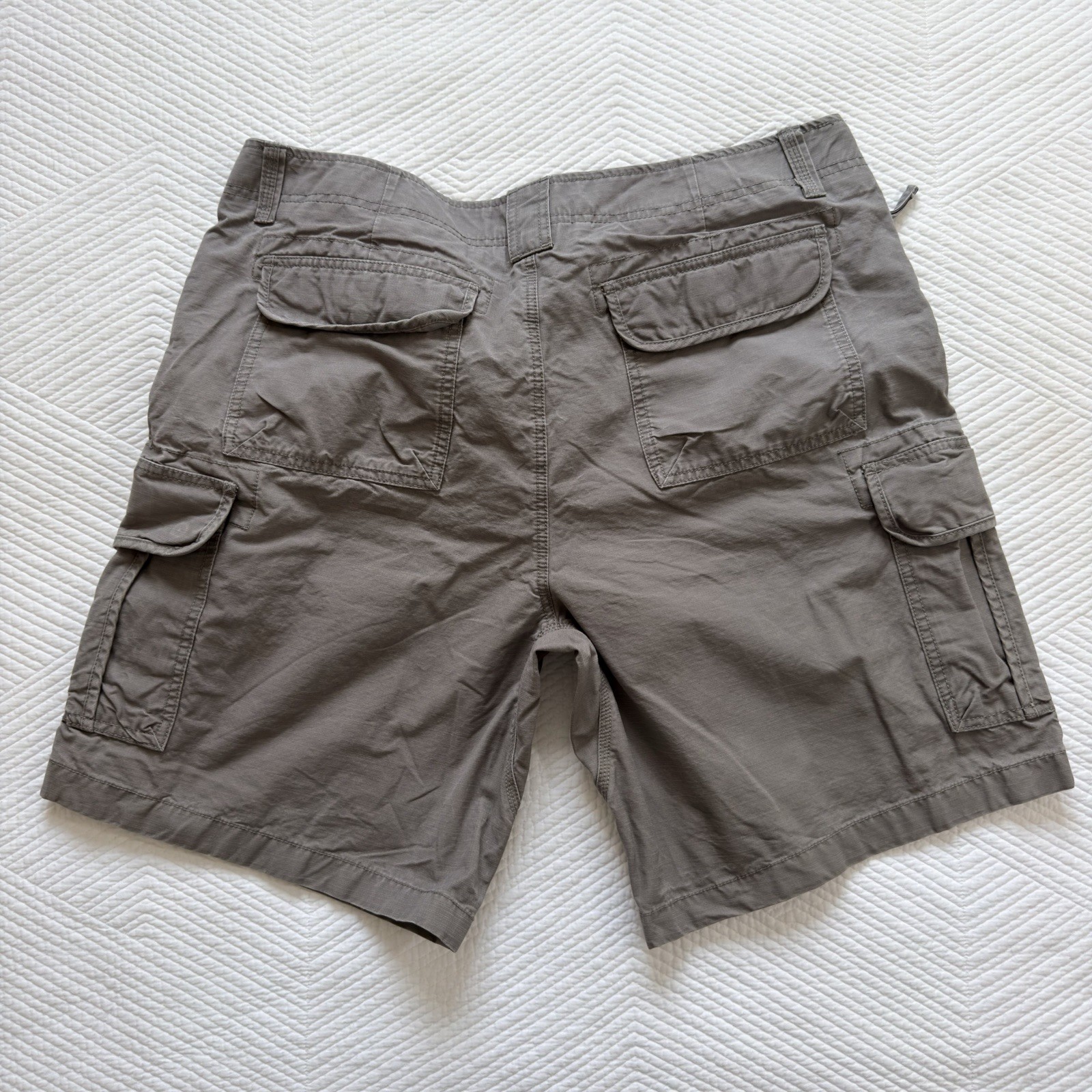 L.L.Bean Men’s 40 Gray Natural Fit Cargo Shorts Canvas Cotton Button Fly Pockets