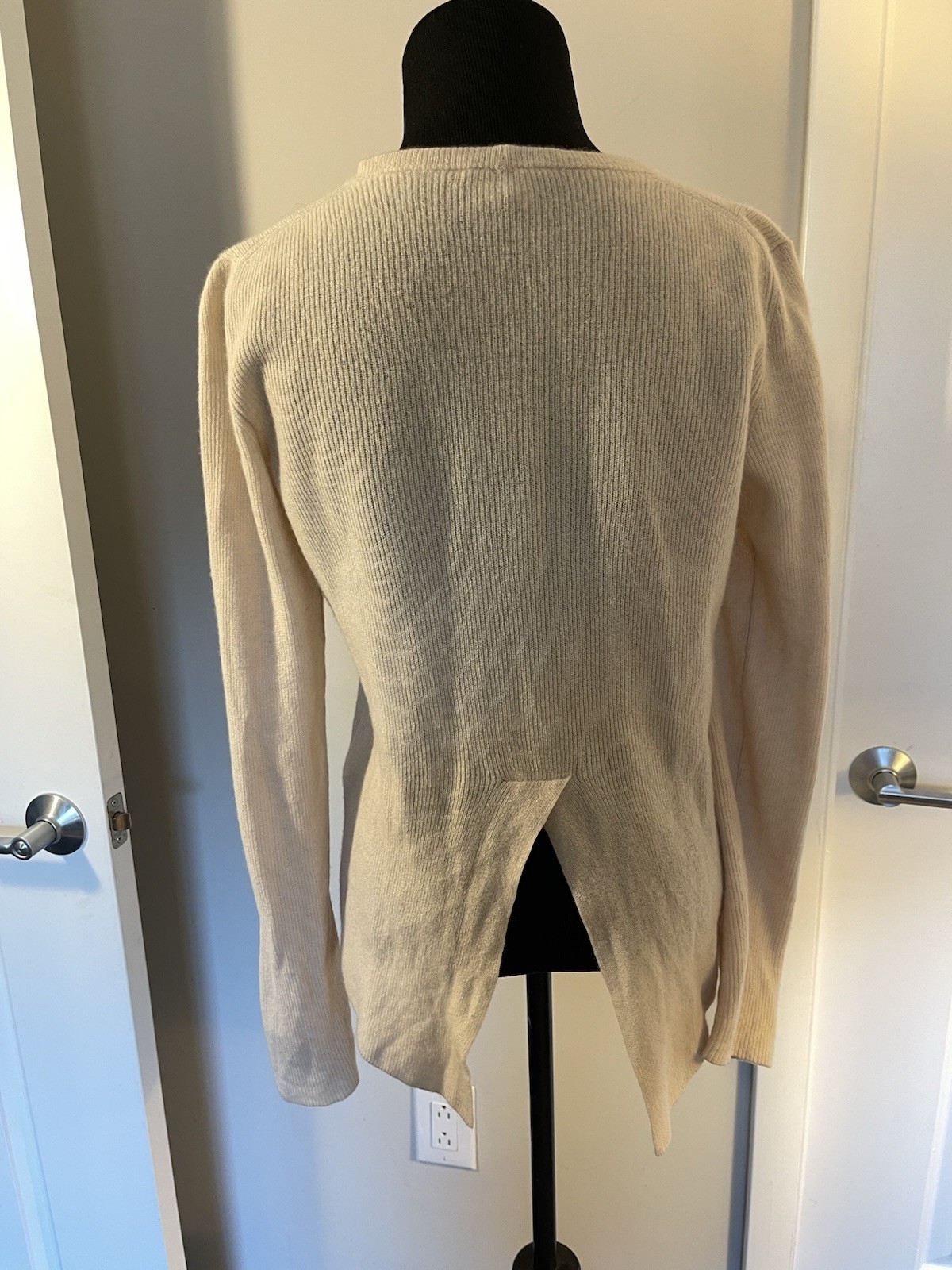 Giorgio Armani Cashmere Knit Top | IT 42 | Made in Italy | Beige Asymmetric Back