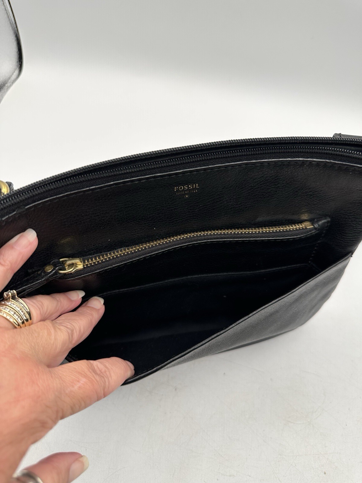 Fossil SHB 1112 Purse Black Leather Crossbody Or Shoulder 58” Adjustable Strap