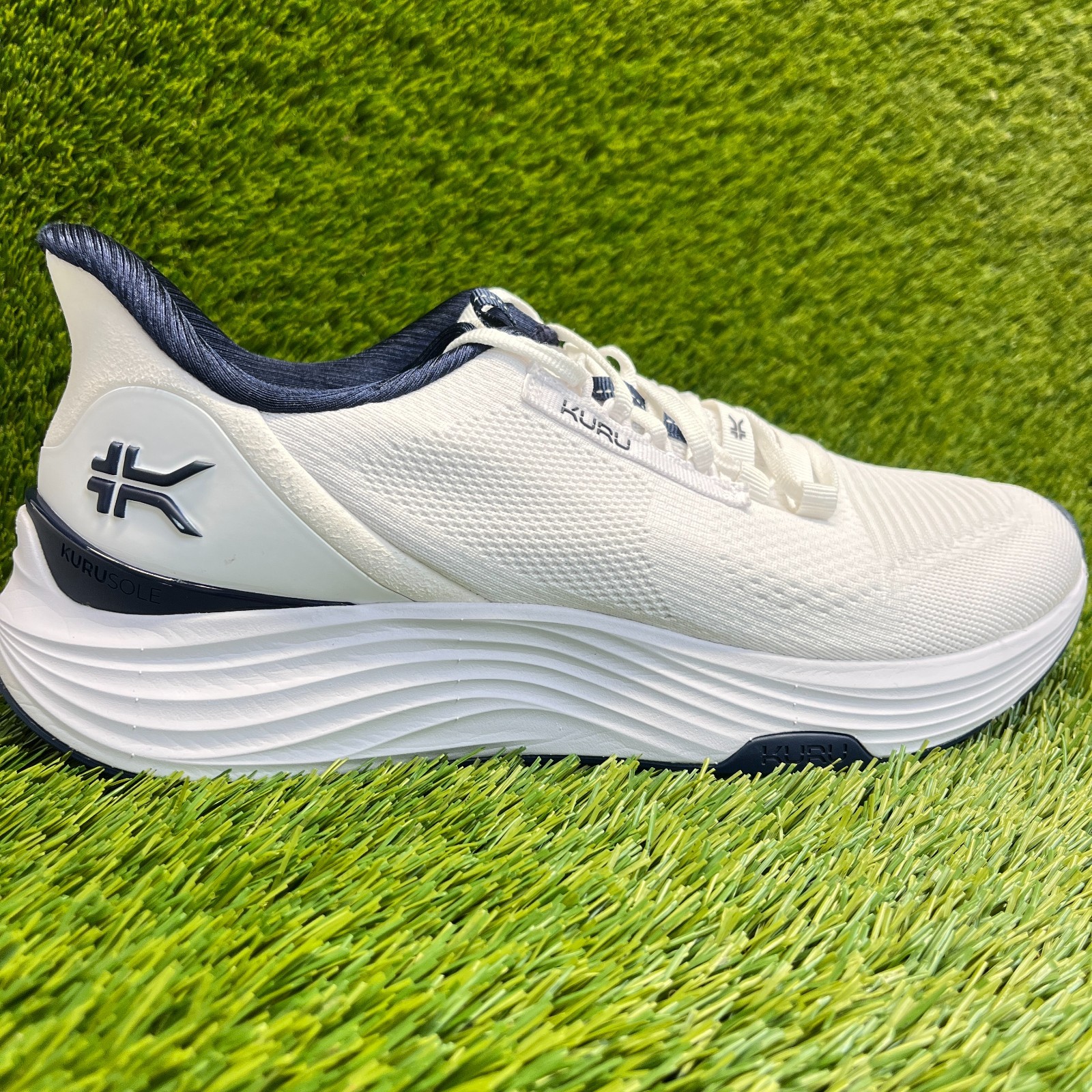 Kuru Atom 2 Mens Size 10.5 White Blue Athletic Running Walking Shoes Sneakers